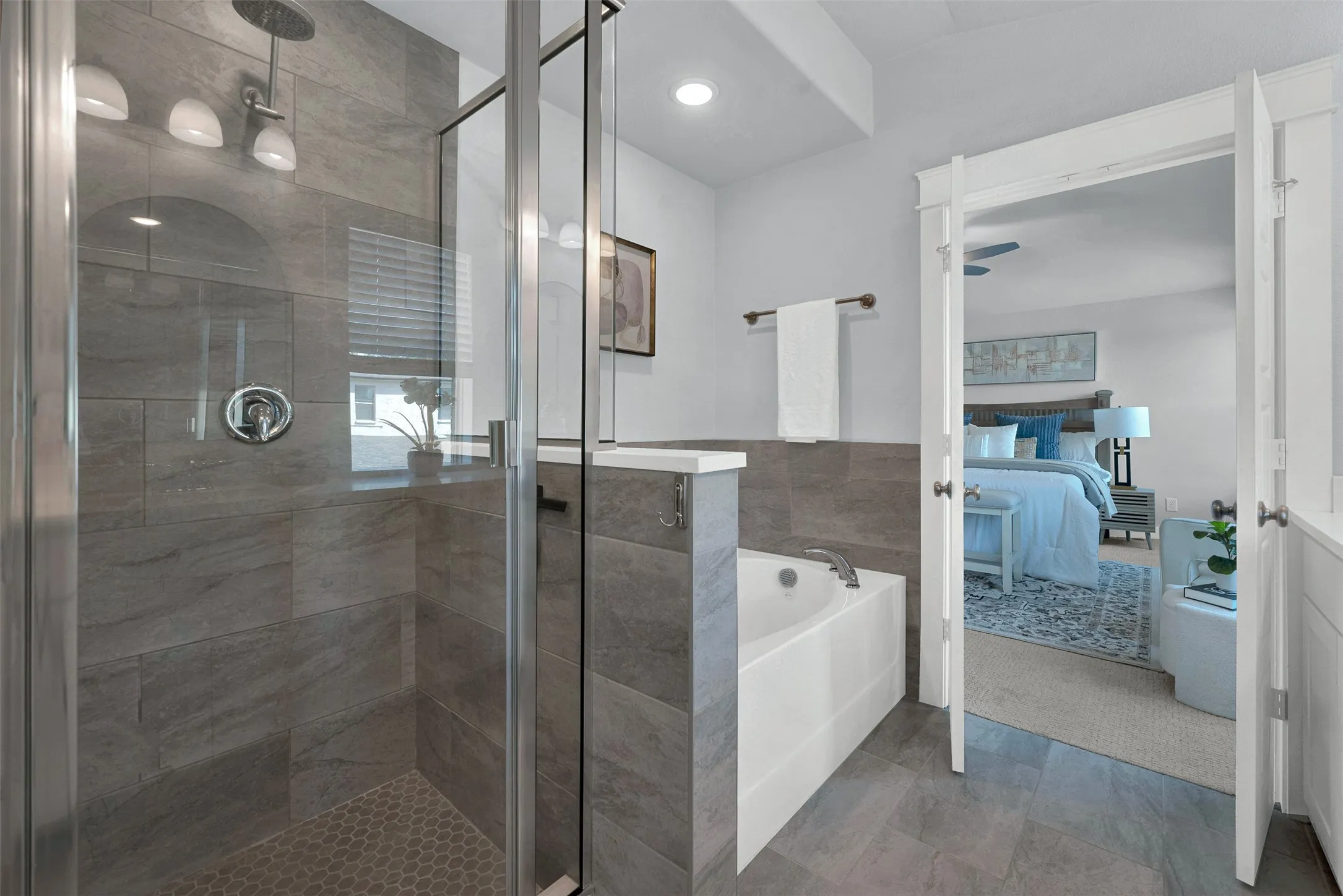 Single Family Residence For Sale in Collin County , 549 N Johnson Street, Mc Kinney, Texas 75069, 3 Bedroom, 3 Bathroom, 2 Garage spaces, 2,370 Sqft, built in 2023, mls#21396057, Real Estate Agent in Mc Kinney, Homes For Sale in Collin county, Homes For Sale in Mc Kinney, Realtor in Mc Kinney Texas, Real Estate Brokerage Independent Realty Texas, Luminita Cordes Realtor