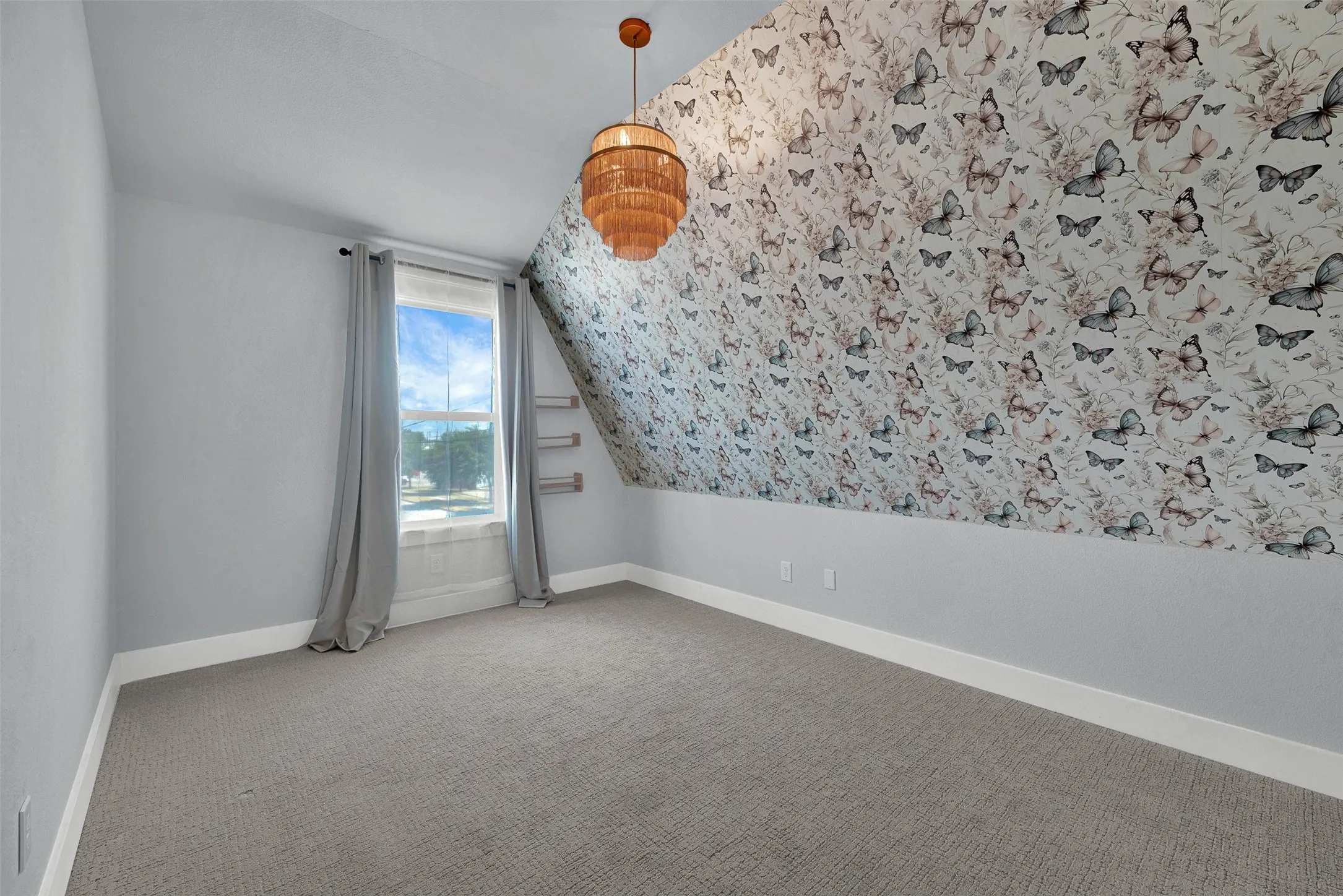 Single Family Residence For Sale in Collin County , 549 N Johnson Street, Mc Kinney, Texas 75069, 3 Bedroom, 3 Bathroom, 2 Garage spaces, 2,370 Sqft, built in 2023, mls#21396057, Real Estate Agent in Mc Kinney, Homes For Sale in Collin county, Homes For Sale in Mc Kinney, Realtor in Mc Kinney Texas, Real Estate Brokerage Independent Realty Texas, Luminita Cordes Realtor