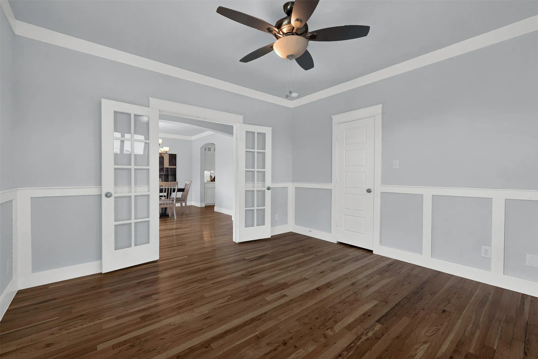 Single Family Residence For Sale in Collin County , 549 N Johnson Street, Mc Kinney, Texas 75069, 3 Bedroom, 3 Bathroom, 2 Garage spaces, 2,370 Sqft, built in 2023, mls#21396057, Real Estate Agent in Mc Kinney, Homes For Sale in Collin county, Homes For Sale in Mc Kinney, Realtor in Mc Kinney Texas, Real Estate Brokerage Independent Realty Texas, Luminita Cordes Realtor