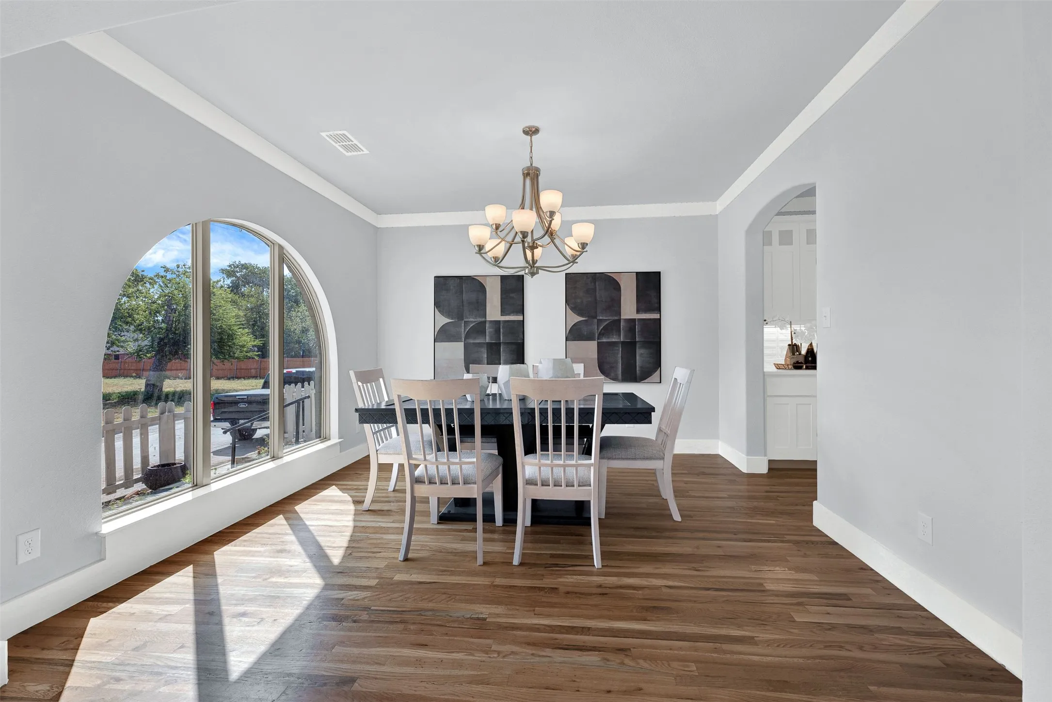 Single Family Residence For Sale in Collin County , 549 N Johnson Street, Mc Kinney, Texas 75069, 3 Bedroom, 3 Bathroom, 2 Garage spaces, 2,370 Sqft, built in 2023, mls#21396057, Real Estate Agent in Mc Kinney, Homes For Sale in Collin county, Homes For Sale in Mc Kinney, Realtor in Mc Kinney Texas, Real Estate Brokerage Independent Realty Texas, Luminita Cordes Realtor