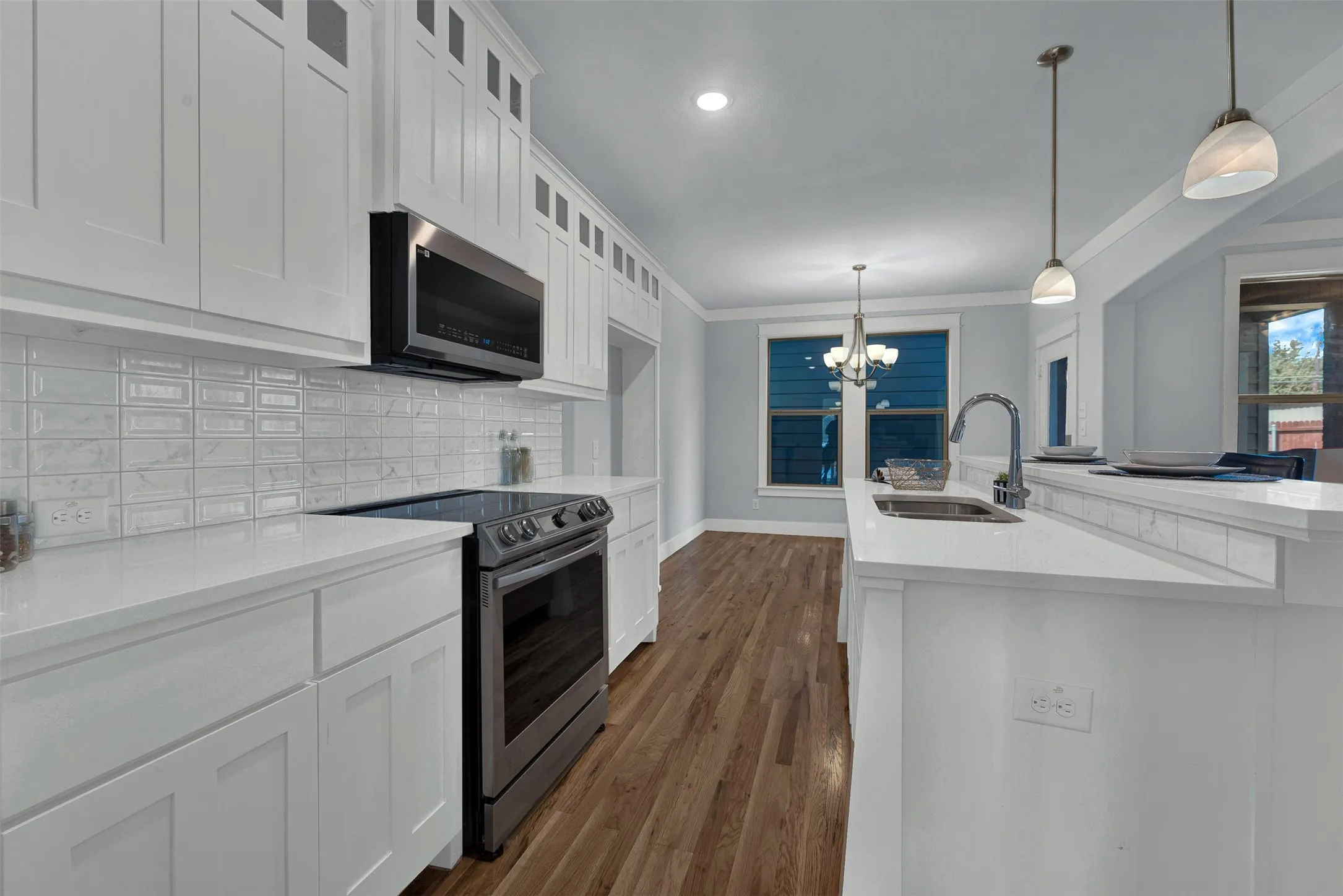 Single Family Residence For Sale in Collin County , 549 N Johnson Street, Mc Kinney, Texas 75069, 3 Bedroom, 3 Bathroom, 2 Garage spaces, 2,370 Sqft, built in 2023, mls#21396057, Real Estate Agent in Mc Kinney, Homes For Sale in Collin county, Homes For Sale in Mc Kinney, Realtor in Mc Kinney Texas, Real Estate Brokerage Independent Realty Texas, Luminita Cordes Realtor