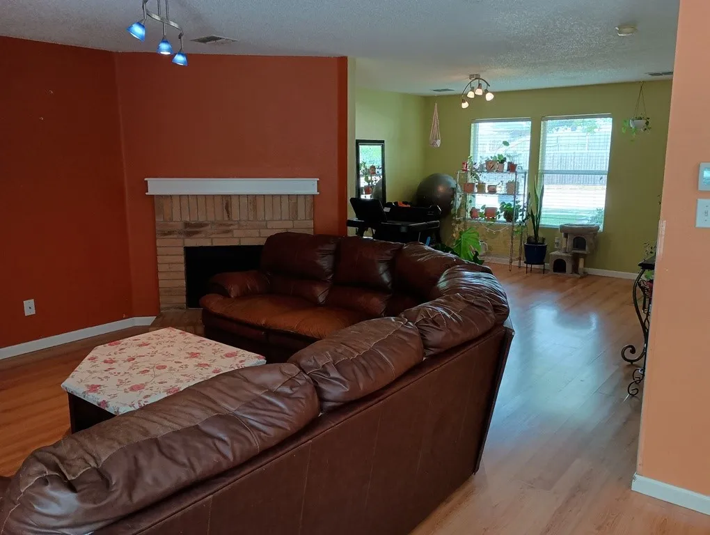 Single Family Residence For Sale in Collin County , 3605 Quail View Drive, Mc Kinney, Texas 75071, 3 Bedroom, 3 Bathroom, 2 Garage spaces, 2,132 Sqft, built in 2002, mls#21396440, Real Estate Agent in Mc Kinney, Homes For Sale in Collin county, Homes For Sale in Mc Kinney, Realtor in Mc Kinney Texas, Real Estate Brokerage Independent Realty Texas, Luminita Cordes Realtor