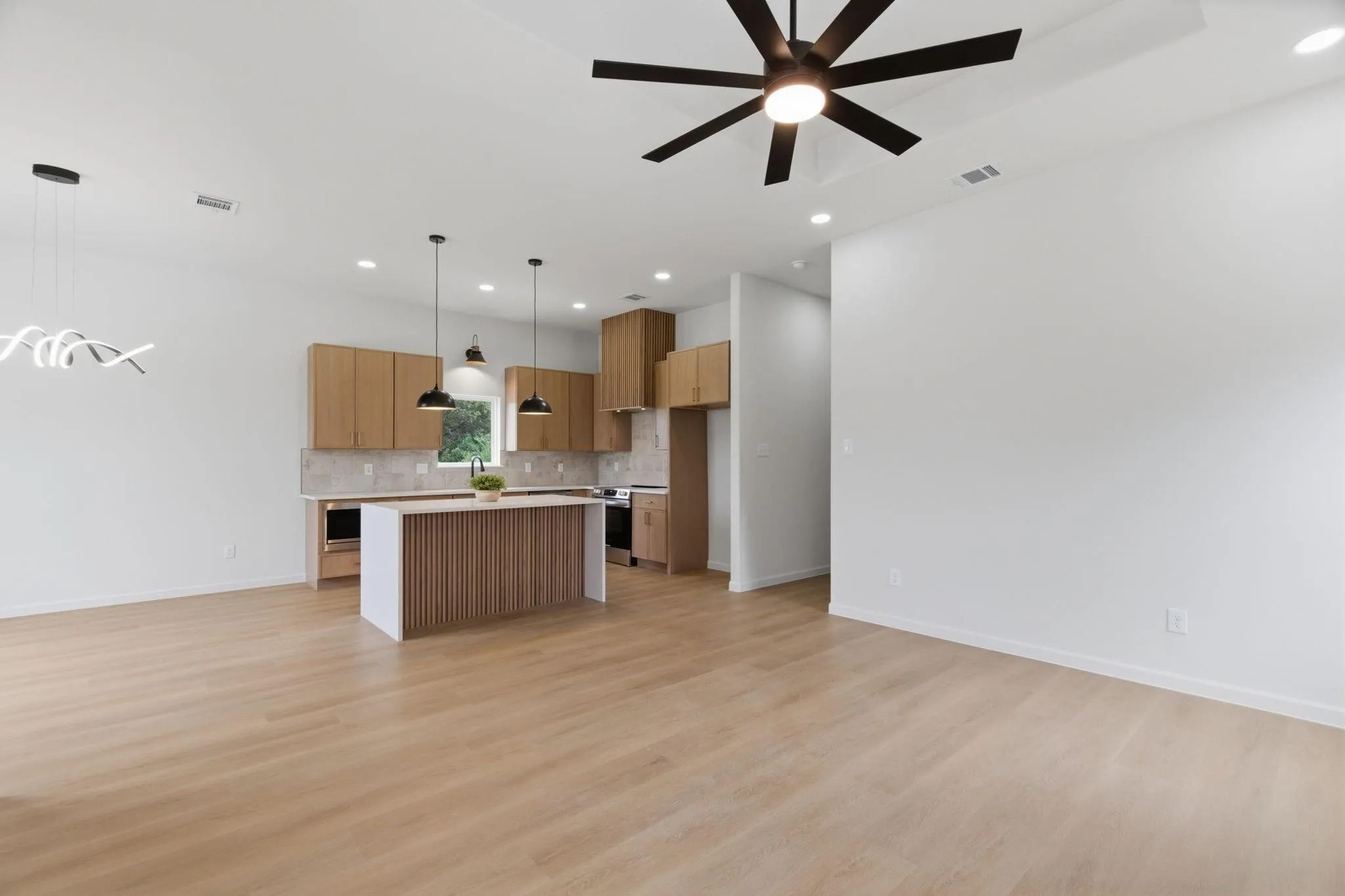 Single Family Residence For Sale in Hood County , 2703 Brazos River Drive, Granbury, Texas 76048, 3 Bedroom, 2 Bathroom, Garage spaces, 1,404 Sqft, built in 2026, mls#21396338, Real Estate Agent in Granbury, Homes For Sale in Hood county, Homes For Sale in Granbury, Realtor in Granbury Texas, Real Estate Brokerage Independent Realty Texas, Luminita Cordes Realtor