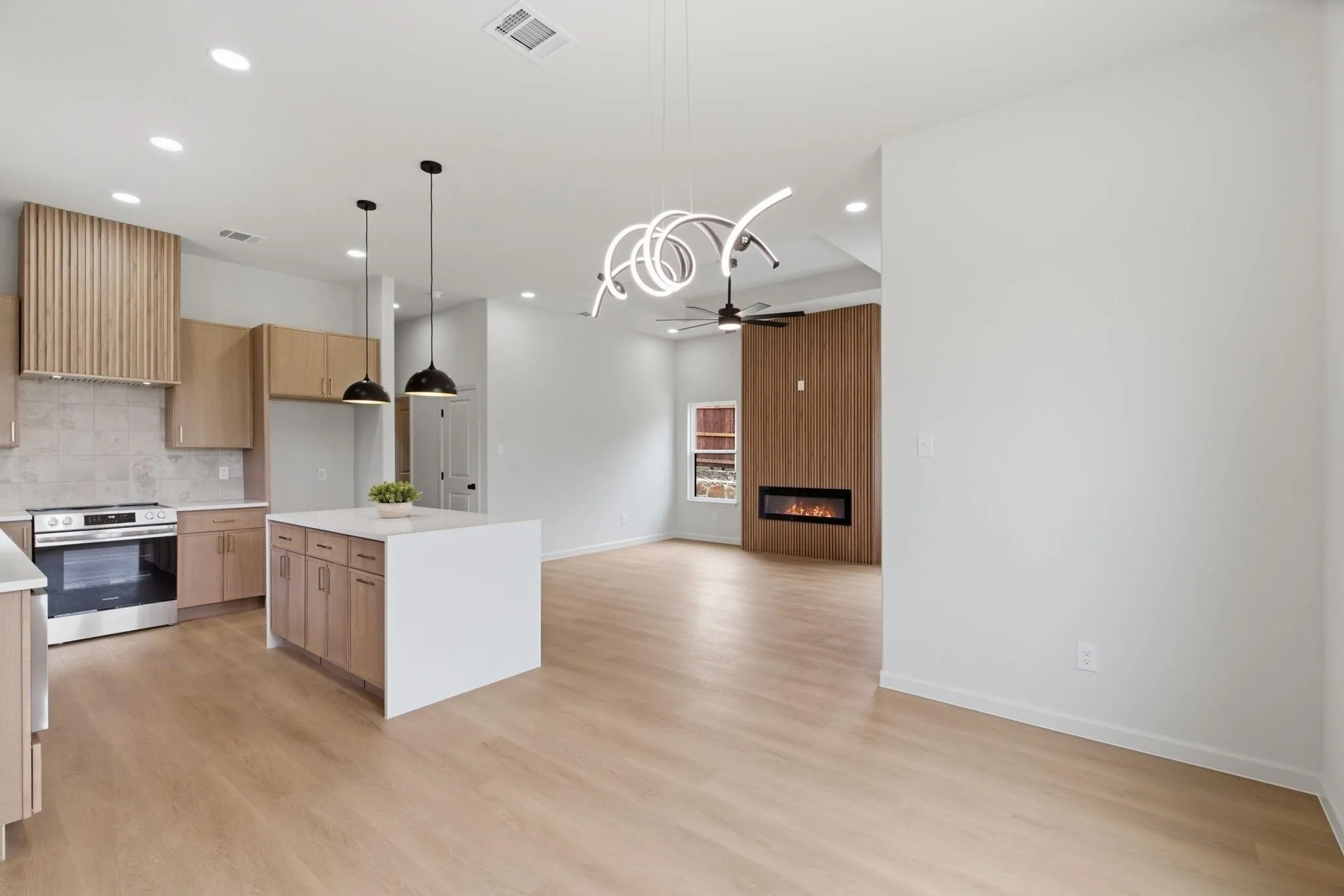 Single Family Residence For Sale in Hood County , 2703 Brazos River Drive, Granbury, Texas 76048, 3 Bedroom, 2 Bathroom, Garage spaces, 1,404 Sqft, built in 2026, mls#21396338, Real Estate Agent in Granbury, Homes For Sale in Hood county, Homes For Sale in Granbury, Realtor in Granbury Texas, Real Estate Brokerage Independent Realty Texas, Luminita Cordes Realtor