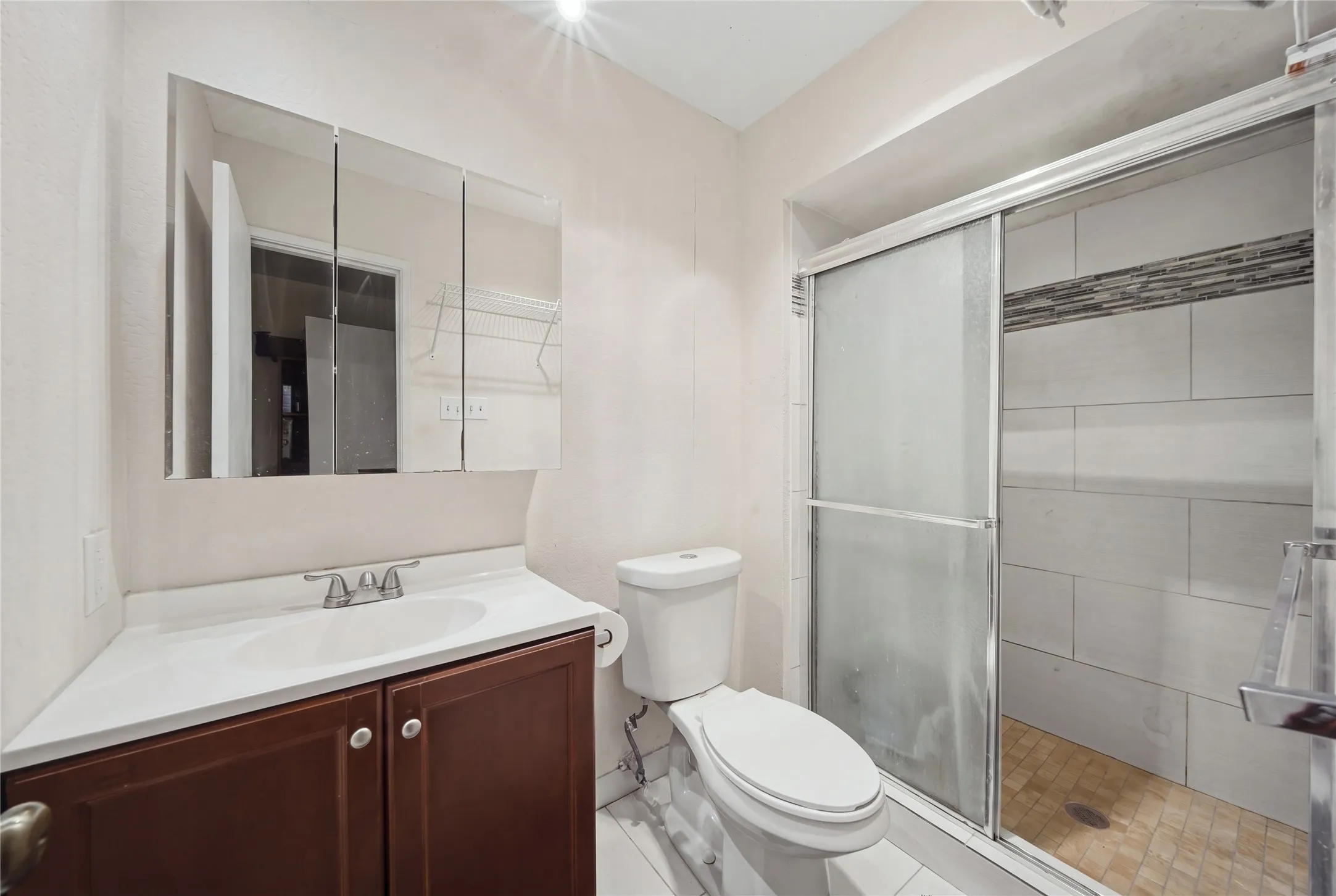 Single Family Residence For Sale in Dallas County , 3418 Janwood Lane, Garland, Texas 75044, 5 Bedroom, 2 Bathroom, 2 Garage spaces, 1,934 Sqft, built in 1974, mls#21393982, Real Estate Agent in Garland, Homes For Sale in Dallas county, Homes For Sale in Garland, Realtor in Garland Texas, Real Estate Brokerage Independent Realty Texas, Luminita Cordes Realtor