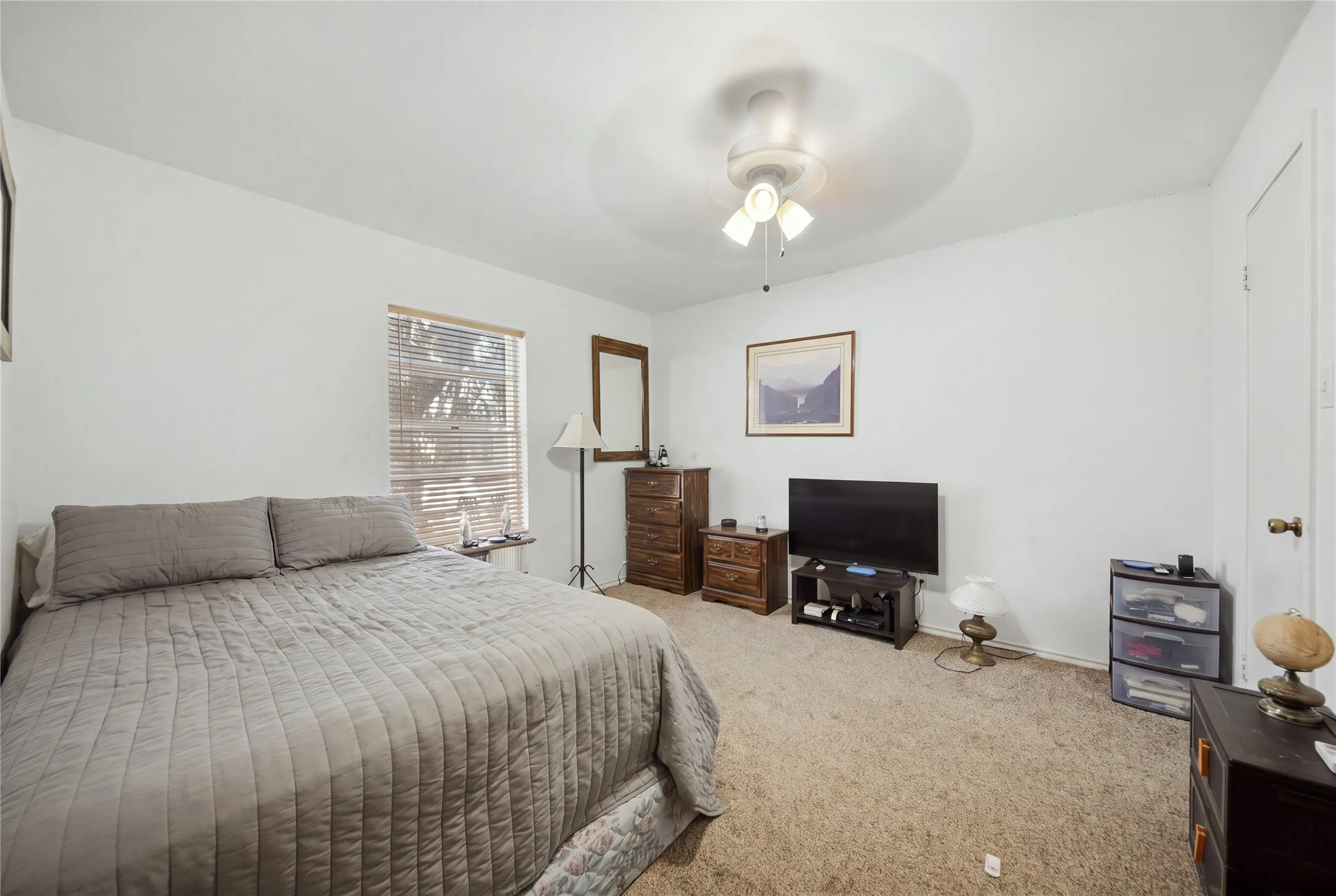 Single Family Residence For Sale in Dallas County , 3418 Janwood Lane, Garland, Texas 75044, 5 Bedroom, 2 Bathroom, 2 Garage spaces, 1,934 Sqft, built in 1974, mls#21393982, Real Estate Agent in Garland, Homes For Sale in Dallas county, Homes For Sale in Garland, Realtor in Garland Texas, Real Estate Brokerage Independent Realty Texas, Luminita Cordes Realtor