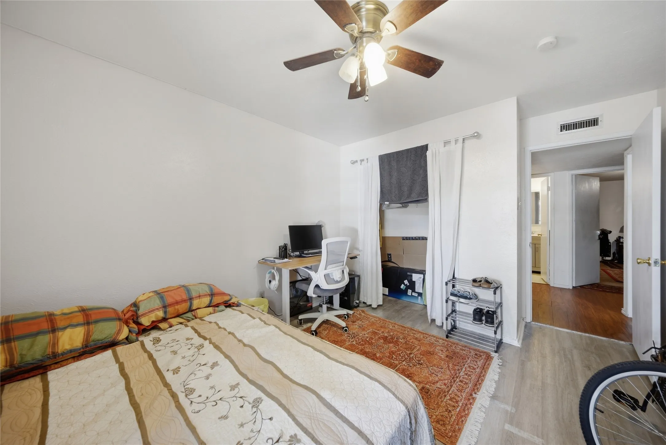 Single Family Residence For Sale in Dallas County , 3418 Janwood Lane, Garland, Texas 75044, 5 Bedroom, 2 Bathroom, 2 Garage spaces, 1,934 Sqft, built in 1974, mls#21393982, Real Estate Agent in Garland, Homes For Sale in Dallas county, Homes For Sale in Garland, Realtor in Garland Texas, Real Estate Brokerage Independent Realty Texas, Luminita Cordes Realtor