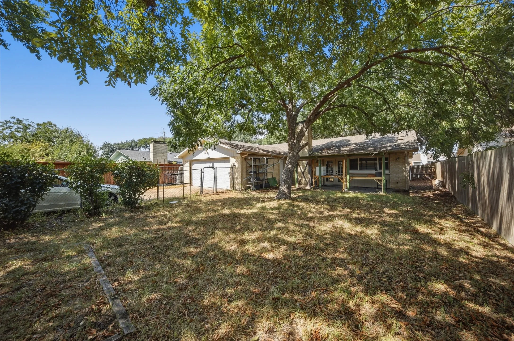 Single Family Residence For Sale in Dallas County , 3418 Janwood Lane, Garland, Texas 75044, 5 Bedroom, 2 Bathroom, 2 Garage spaces, 1,934 Sqft, built in 1974, mls#21393982, Real Estate Agent in Garland, Homes For Sale in Dallas county, Homes For Sale in Garland, Realtor in Garland Texas, Real Estate Brokerage Independent Realty Texas, Luminita Cordes Realtor