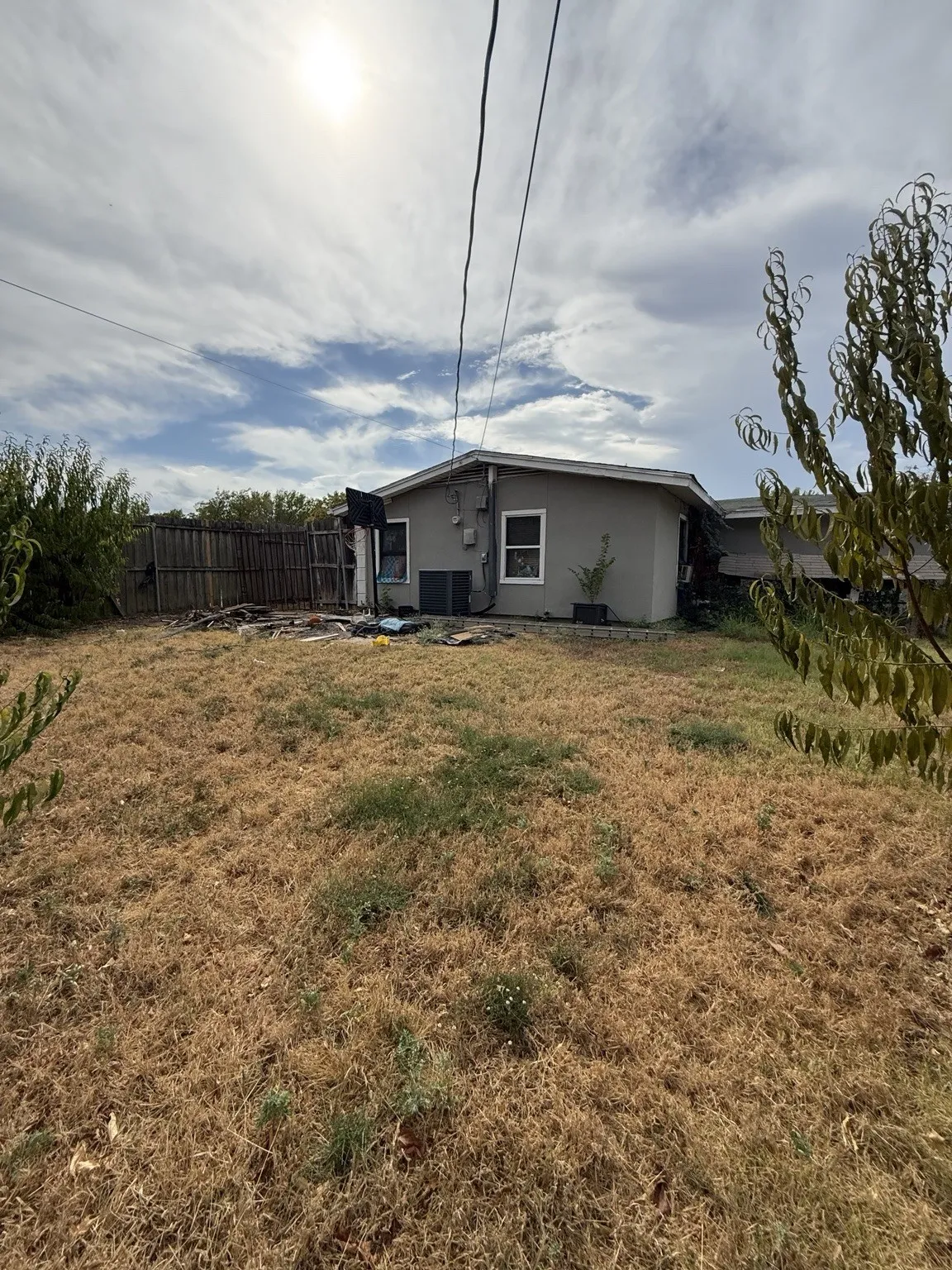 Single Family Residence For Sale in Dallas County , 120 Woodbridge Way, Mesquite, Texas 75149, 3 Bedroom, 1 Bathroom, Garage spaces, 1,351 Sqft, built in 1955, mls#21395978, Real Estate Agent in Mesquite, Homes For Sale in Dallas county, Homes For Sale in Mesquite, Realtor in Mesquite Texas, Real Estate Brokerage Independent Realty Texas, Luminita Cordes Realtor