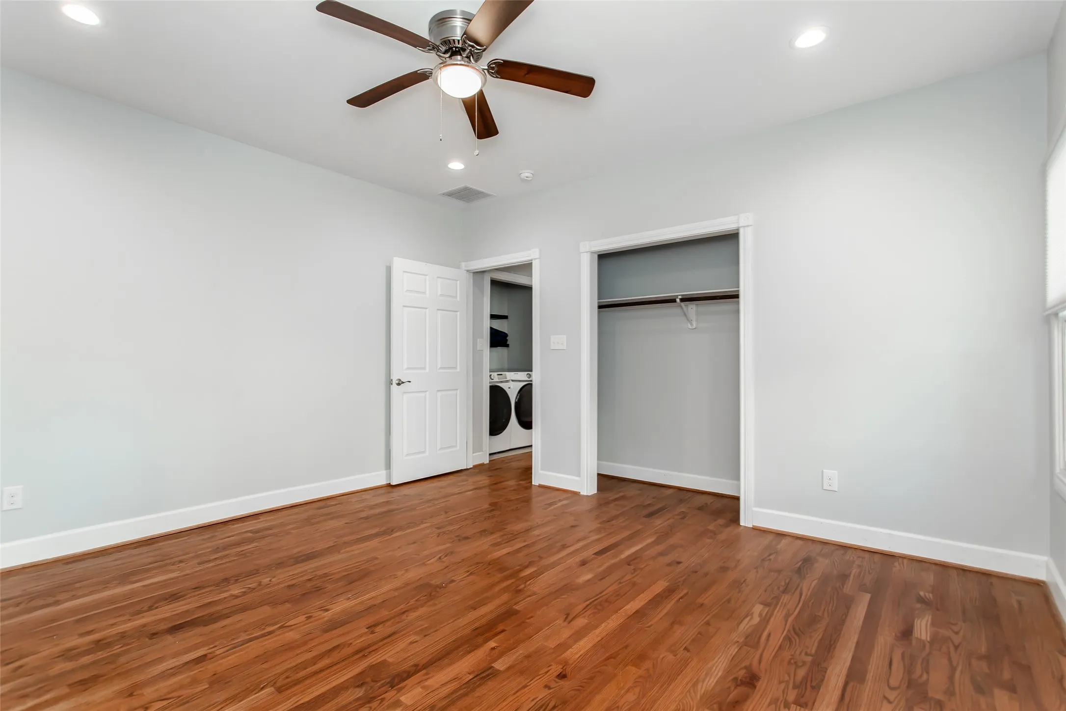 Single Family Residence For Sale in Dallas County , 5327 Worth Street, Dallas, Texas 75214, 2 Bedroom, 2 Bathroom, Garage spaces, 1,408 Sqft, built in 1915, mls#21396281, Real Estate Agent in Dallas, Homes For Sale in Dallas county, Homes For Sale in Dallas, Realtor in Dallas Texas, Real Estate Brokerage Independent Realty Texas, Luminita Cordes Realtor