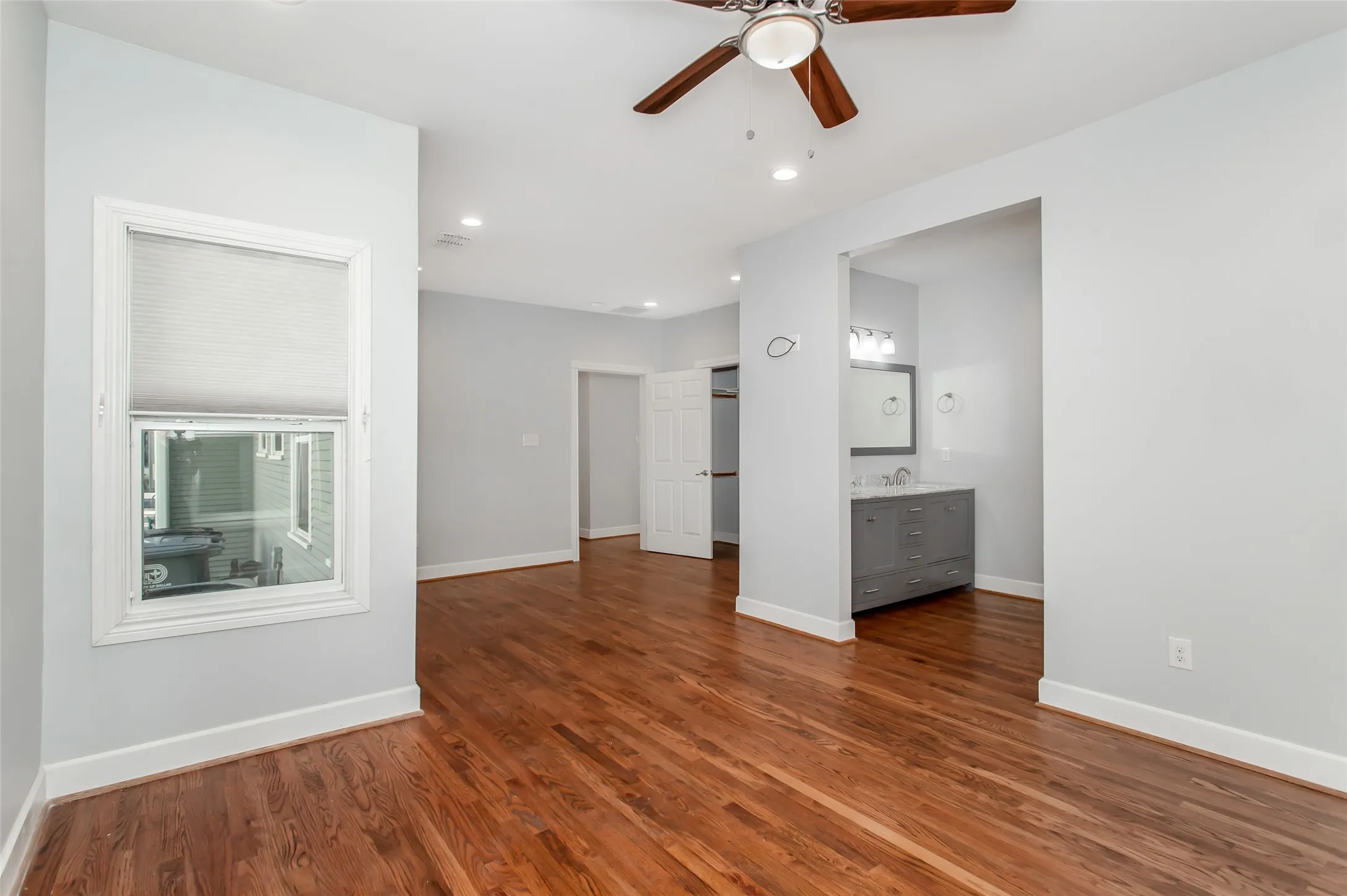 Single Family Residence For Sale in Dallas County , 5327 Worth Street, Dallas, Texas 75214, 2 Bedroom, 2 Bathroom, Garage spaces, 1,408 Sqft, built in 1915, mls#21396281, Real Estate Agent in Dallas, Homes For Sale in Dallas county, Homes For Sale in Dallas, Realtor in Dallas Texas, Real Estate Brokerage Independent Realty Texas, Luminita Cordes Realtor