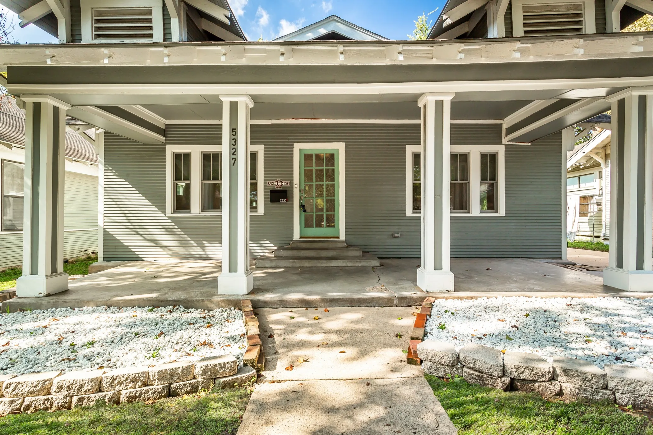 Single Family Residence For Sale in Dallas County , 5327 Worth Street, Dallas, Texas 75214, 2 Bedroom, 2 Bathroom, Garage spaces, 1,408 Sqft, built in 1915, mls#21396281, Real Estate Agent in Dallas, Homes For Sale in Dallas county, Homes For Sale in Dallas, Realtor in Dallas Texas, Real Estate Brokerage Independent Realty Texas, Luminita Cordes Realtor