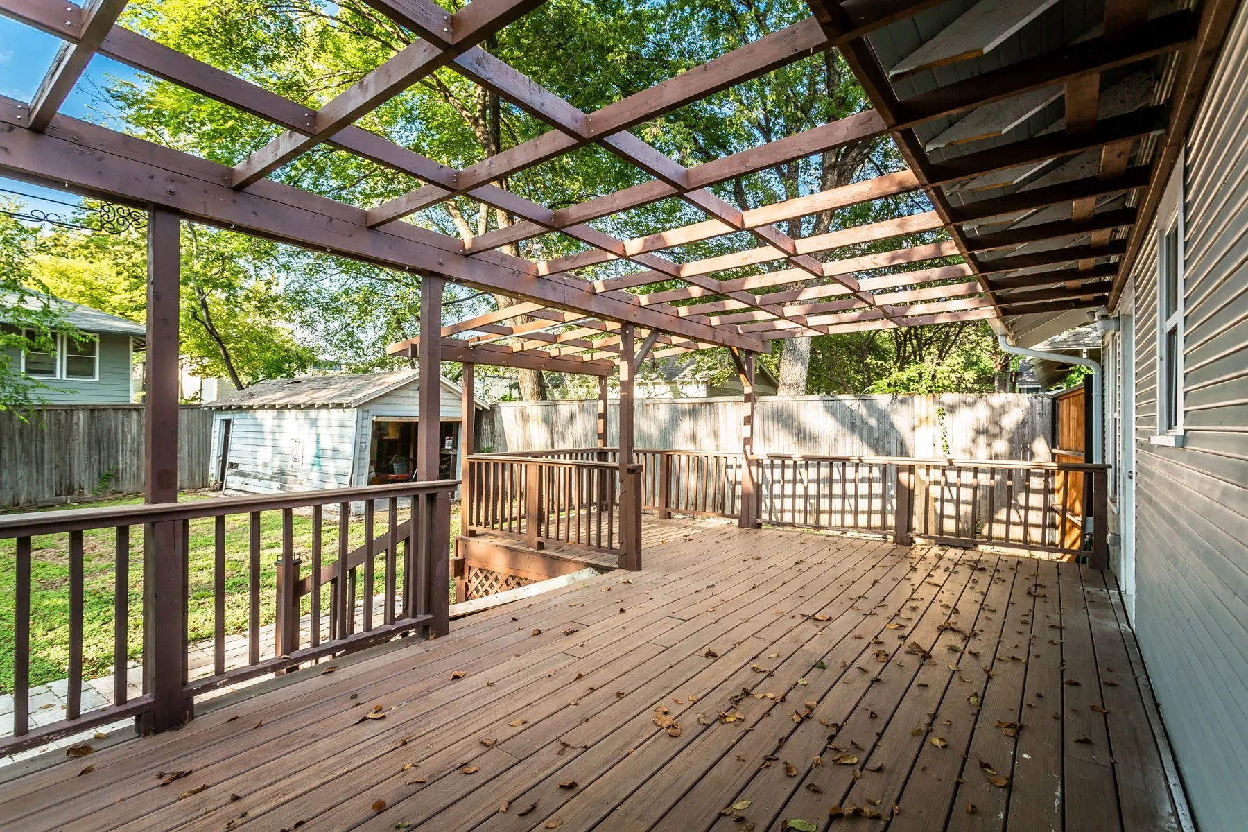 Single Family Residence For Sale in Dallas County , 5327 Worth Street, Dallas, Texas 75214, 2 Bedroom, 2 Bathroom, Garage spaces, 1,408 Sqft, built in 1915, mls#21396281, Real Estate Agent in Dallas, Homes For Sale in Dallas county, Homes For Sale in Dallas, Realtor in Dallas Texas, Real Estate Brokerage Independent Realty Texas, Luminita Cordes Realtor