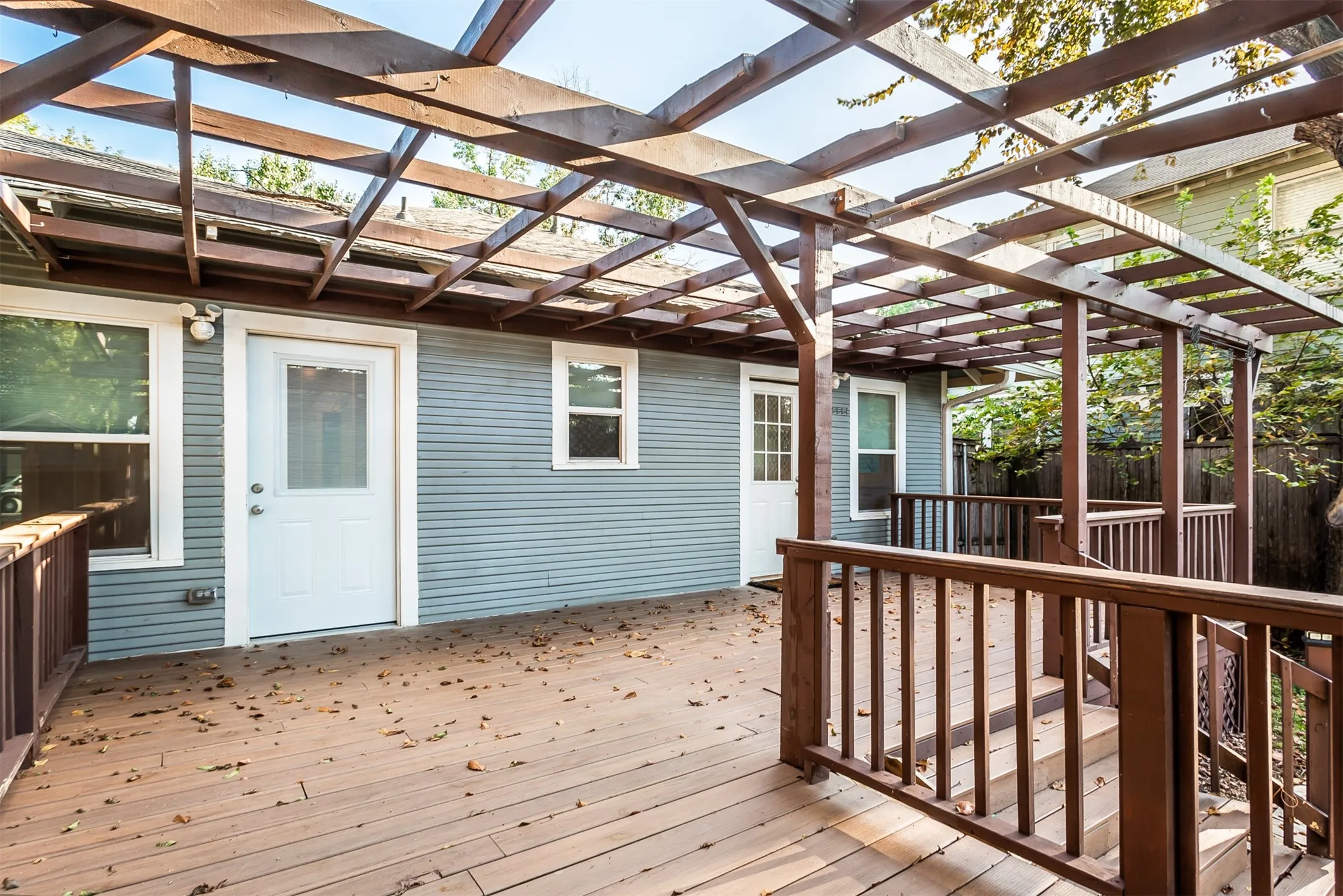 Single Family Residence For Sale in Dallas County , 5327 Worth Street, Dallas, Texas 75214, 2 Bedroom, 2 Bathroom, Garage spaces, 1,408 Sqft, built in 1915, mls#21396281, Real Estate Agent in Dallas, Homes For Sale in Dallas county, Homes For Sale in Dallas, Realtor in Dallas Texas, Real Estate Brokerage Independent Realty Texas, Luminita Cordes Realtor