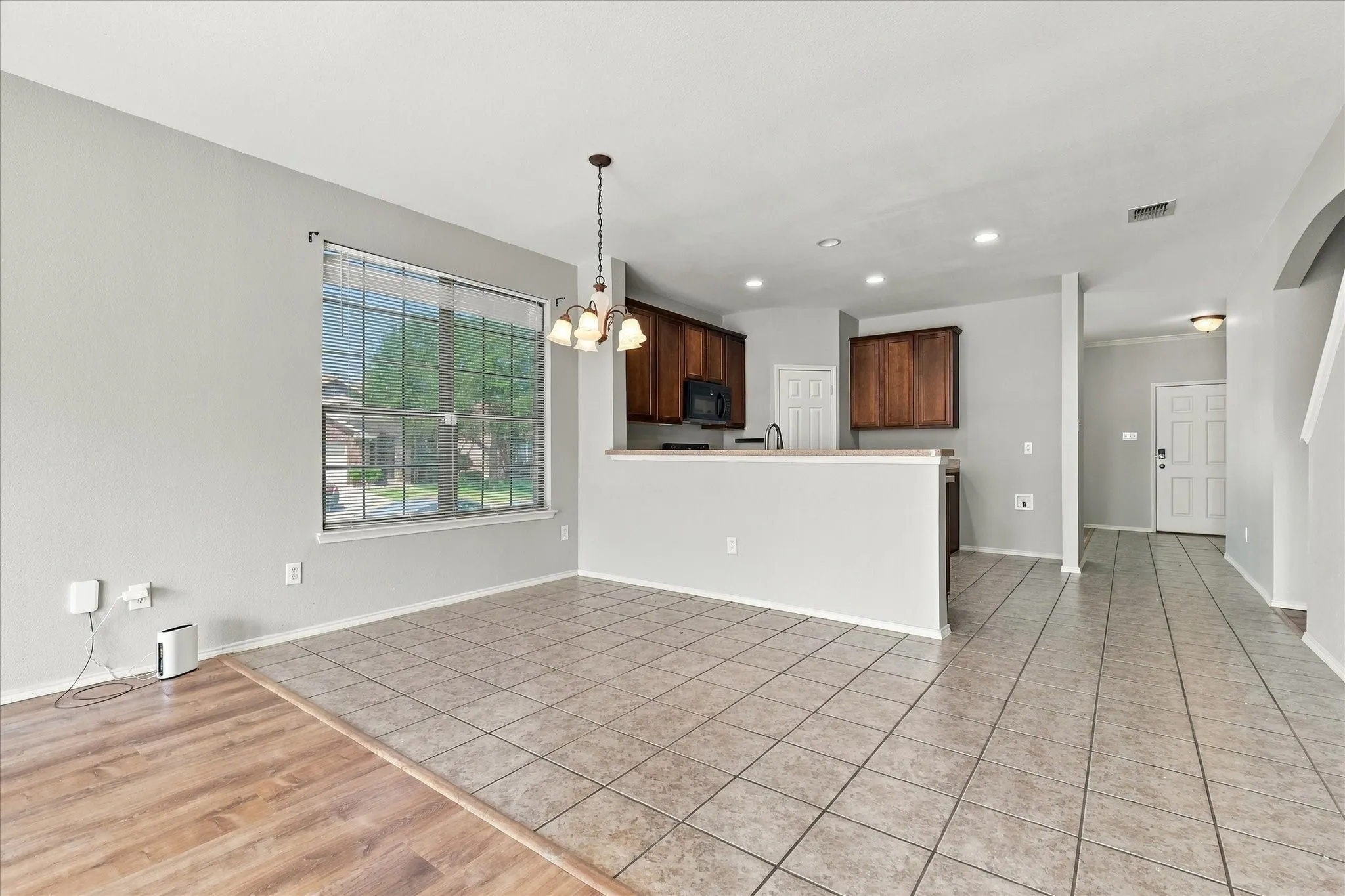 Single Family Residence For Rent in Collin County , 5813 Touchstone Drive, Mc Kinney, Texas 75070, 3 Bedroom, 3 Bathroom, 2 Garage spaces, 2,356 Sqft, built in 2005, mls#21392658, Real Estate Agent in Mc Kinney, Homes For Rent in Collin county, Homes For Rent in Mc Kinney, Realtor in Mc Kinney Texas, Real Estate Brokerage Independent Realty Texas, Luminita Cordes Realtor