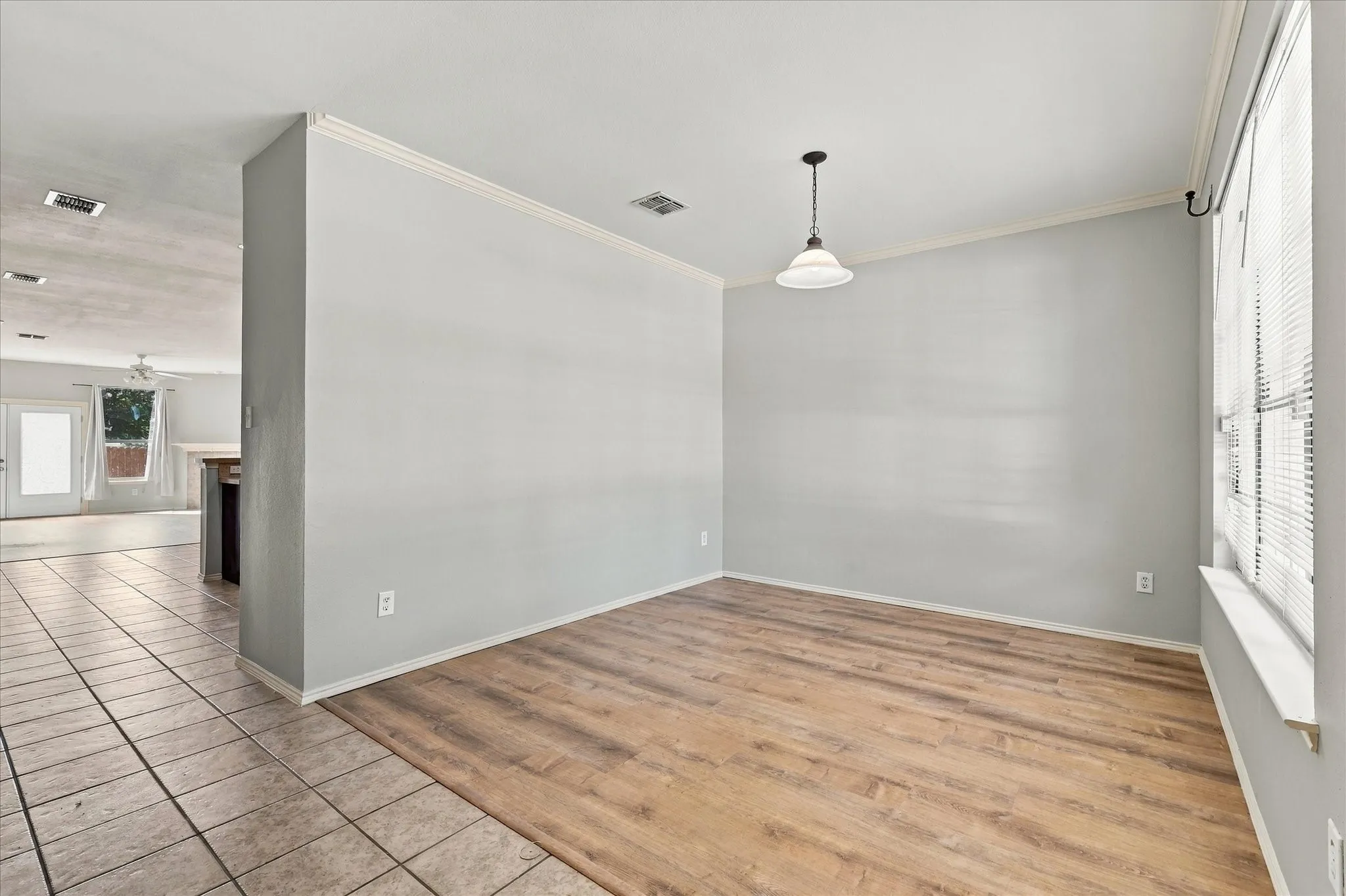 Single Family Residence For Rent in Collin County , 5813 Touchstone Drive, Mc Kinney, Texas 75070, 3 Bedroom, 3 Bathroom, 2 Garage spaces, 2,356 Sqft, built in 2005, mls#21392658, Real Estate Agent in Mc Kinney, Homes For Rent in Collin county, Homes For Rent in Mc Kinney, Realtor in Mc Kinney Texas, Real Estate Brokerage Independent Realty Texas, Luminita Cordes Realtor