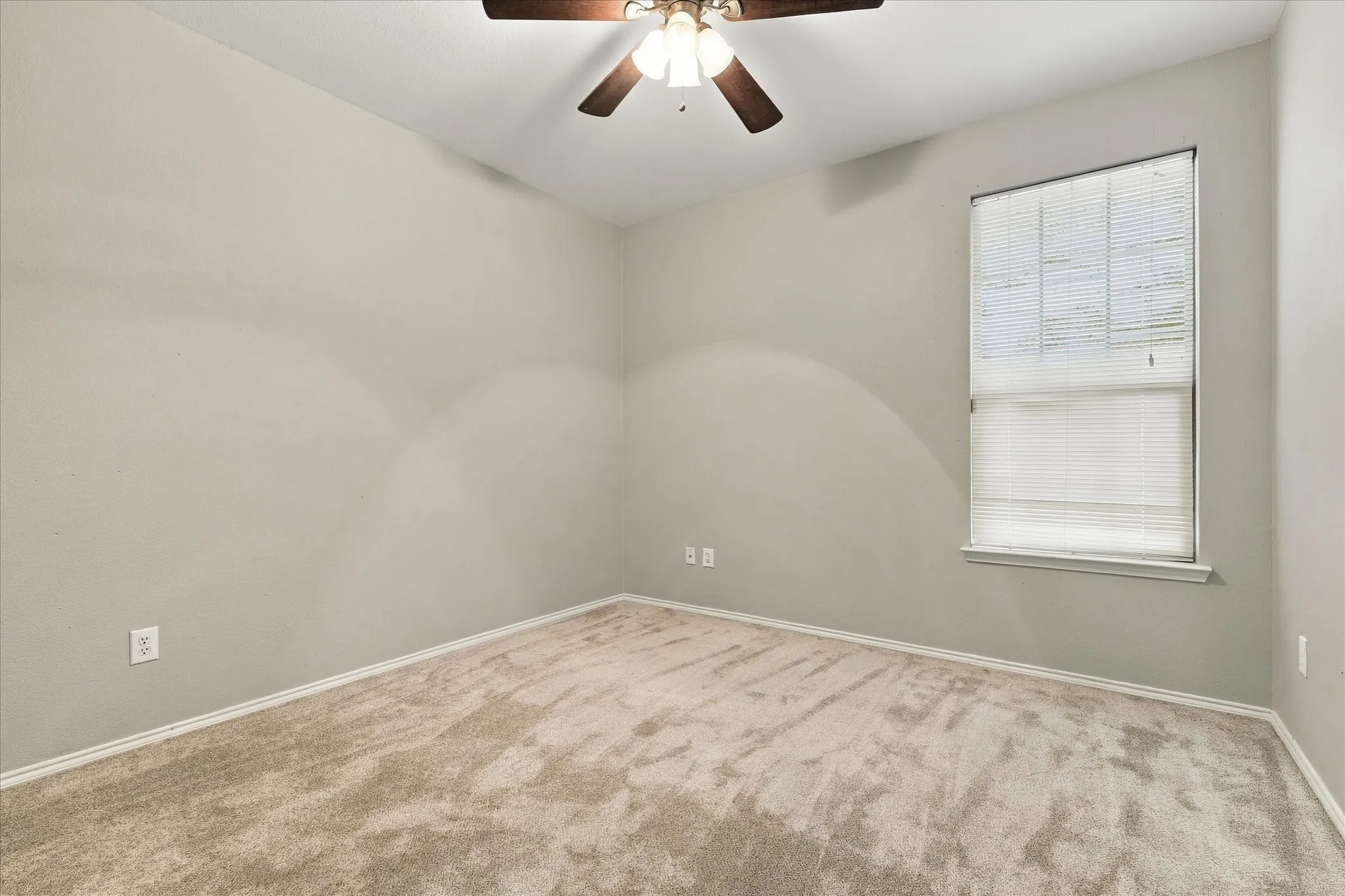 Single Family Residence For Rent in Collin County , 5813 Touchstone Drive, Mc Kinney, Texas 75070, 3 Bedroom, 3 Bathroom, 2 Garage spaces, 2,356 Sqft, built in 2005, mls#21392658, Real Estate Agent in Mc Kinney, Homes For Rent in Collin county, Homes For Rent in Mc Kinney, Realtor in Mc Kinney Texas, Real Estate Brokerage Independent Realty Texas, Luminita Cordes Realtor