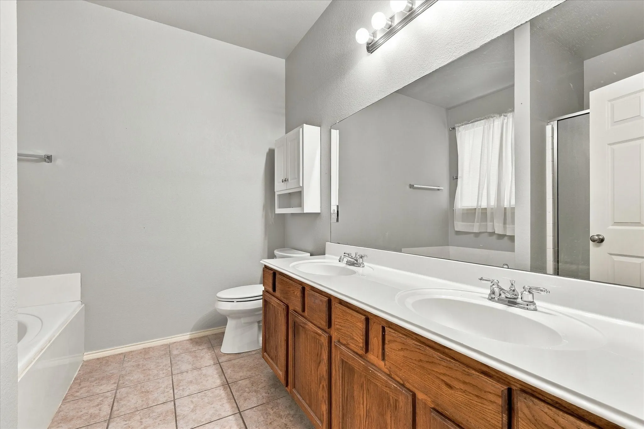 Single Family Residence For Rent in Collin County , 5813 Touchstone Drive, Mc Kinney, Texas 75070, 3 Bedroom, 3 Bathroom, 2 Garage spaces, 2,356 Sqft, built in 2005, mls#21392658, Real Estate Agent in Mc Kinney, Homes For Rent in Collin county, Homes For Rent in Mc Kinney, Realtor in Mc Kinney Texas, Real Estate Brokerage Independent Realty Texas, Luminita Cordes Realtor