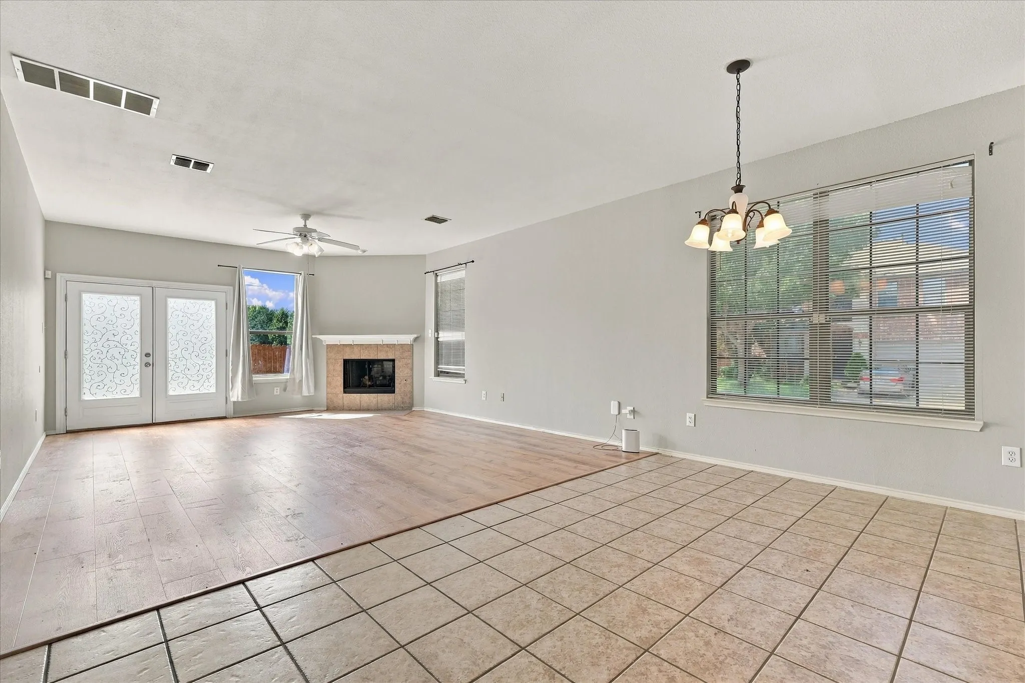 Single Family Residence For Rent in Collin County , 5813 Touchstone Drive, Mc Kinney, Texas 75070, 3 Bedroom, 3 Bathroom, 2 Garage spaces, 2,356 Sqft, built in 2005, mls#21392658, Real Estate Agent in Mc Kinney, Homes For Rent in Collin county, Homes For Rent in Mc Kinney, Realtor in Mc Kinney Texas, Real Estate Brokerage Independent Realty Texas, Luminita Cordes Realtor