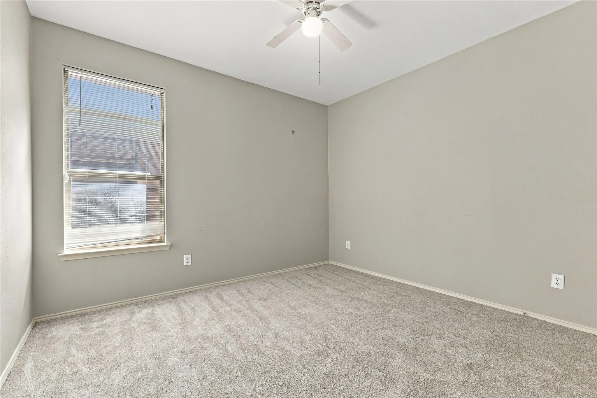 Single Family Residence For Rent in Collin County , 5813 Touchstone Drive, Mc Kinney, Texas 75070, 3 Bedroom, 3 Bathroom, 2 Garage spaces, 2,356 Sqft, built in 2005, mls#21392658, Real Estate Agent in Mc Kinney, Homes For Rent in Collin county, Homes For Rent in Mc Kinney, Realtor in Mc Kinney Texas, Real Estate Brokerage Independent Realty Texas, Luminita Cordes Realtor