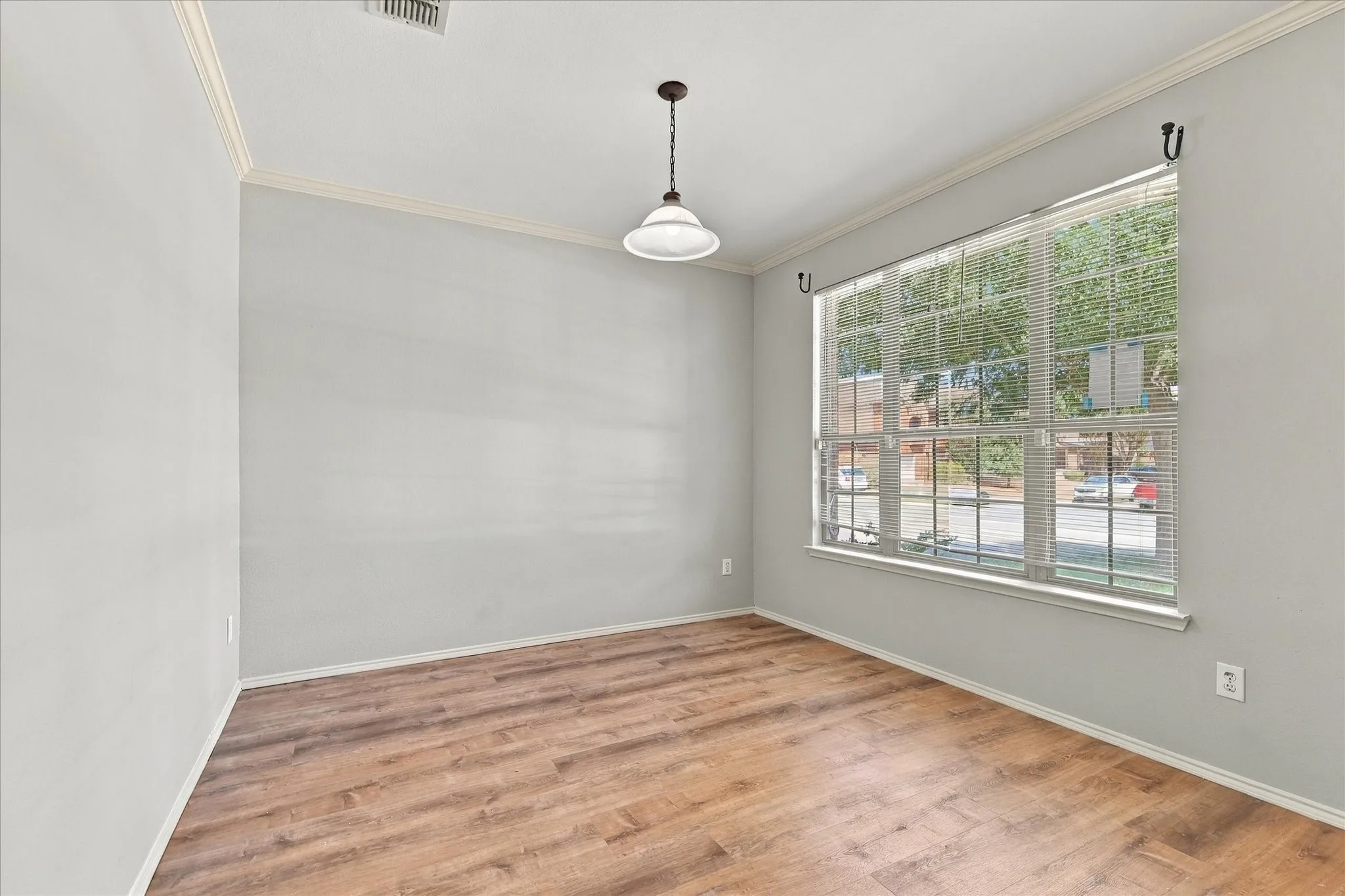 Single Family Residence For Rent in Collin County , 5813 Touchstone Drive, Mc Kinney, Texas 75070, 3 Bedroom, 3 Bathroom, 2 Garage spaces, 2,356 Sqft, built in 2005, mls#21392658, Real Estate Agent in Mc Kinney, Homes For Rent in Collin county, Homes For Rent in Mc Kinney, Realtor in Mc Kinney Texas, Real Estate Brokerage Independent Realty Texas, Luminita Cordes Realtor