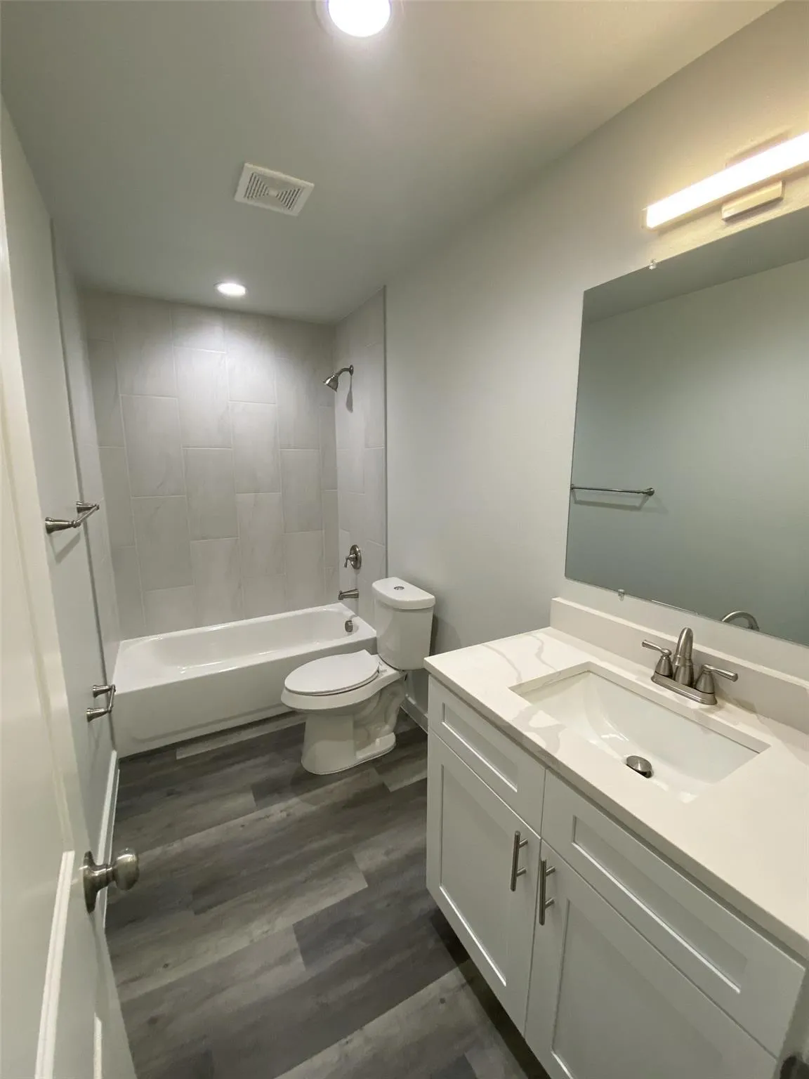 Duplex For Rent in Grayson County , 505 W Walker Street 101, Denison, Texas 75020, 3 Bedroom, 3 Bathroom, 1 Garage spaces, 1,422 Sqft, built in 2023, mls#21396463, Real Estate Agent in Denison, Homes For Rent in Grayson county, Homes For Rent in Denison, Realtor in Denison Texas, Real Estate Brokerage Independent Realty Texas, Luminita Cordes Realtor