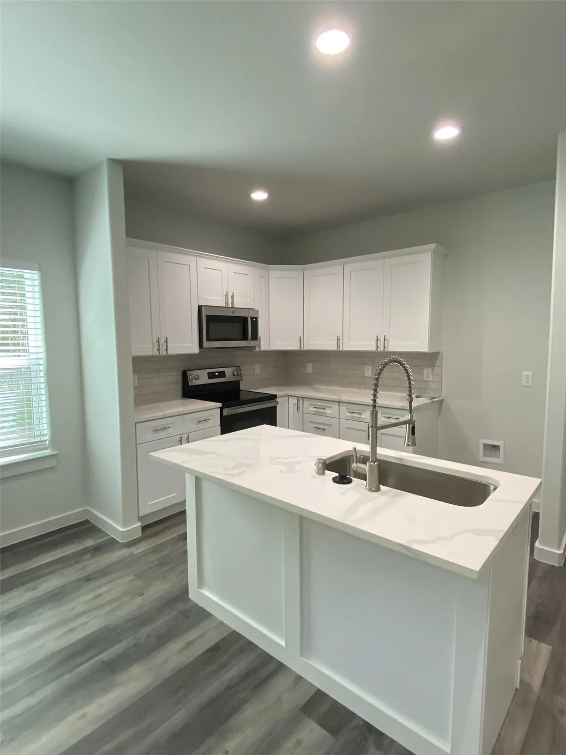Duplex For Rent in Grayson County , 505 W Walker Street 101, Denison, Texas 75020, 3 Bedroom, 3 Bathroom, 1 Garage spaces, 1,422 Sqft, built in 2023, mls#21396463, Real Estate Agent in Denison, Homes For Rent in Grayson county, Homes For Rent in Denison, Realtor in Denison Texas, Real Estate Brokerage Independent Realty Texas, Luminita Cordes Realtor