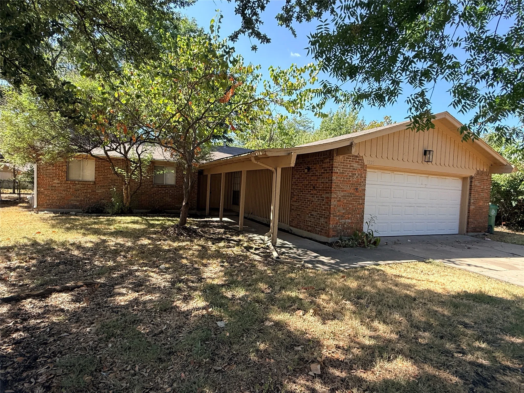 Single Family Residence For Rent in Denton County , 1225 Cordell Street, Denton, Texas 76201, 4 Bedroom, 2 Bathroom, 2 Garage spaces, 1,509 Sqft, built in 1978, mls#21396471, Real Estate Agent in Denton, Homes For Rent in Denton county, Homes For Rent in Denton, Realtor in Denton Texas, Real Estate Brokerage Independent Realty Texas, Luminita Cordes Realtor