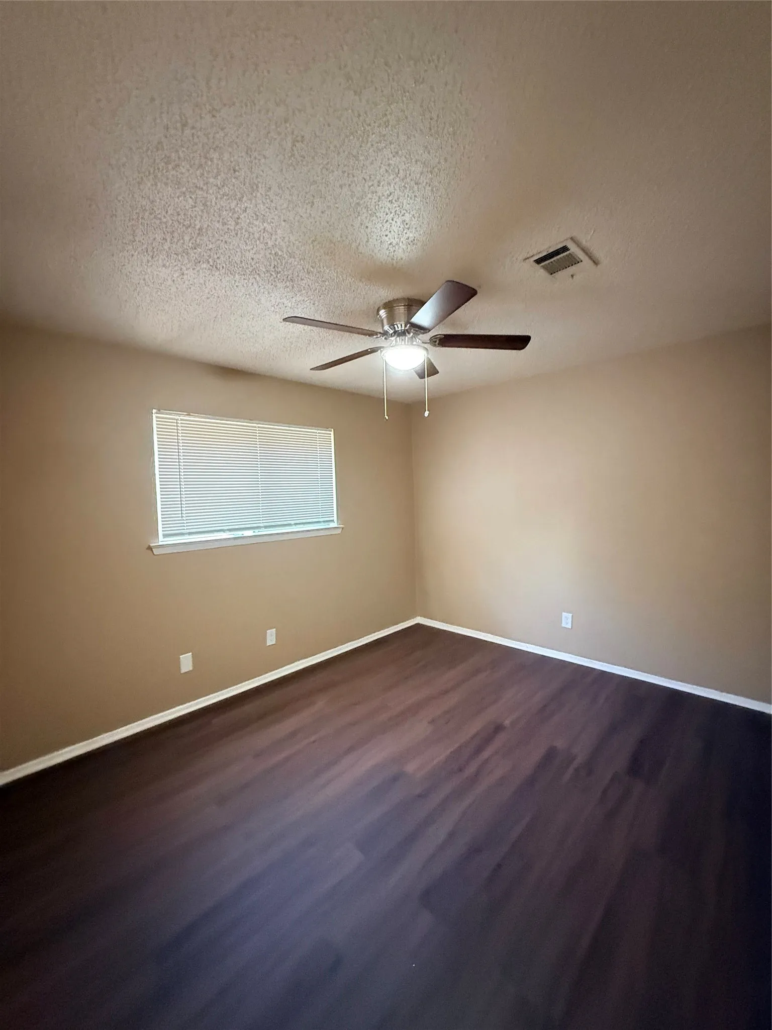 Single Family Residence For Rent in Denton County , 1225 Cordell Street, Denton, Texas 76201, 4 Bedroom, 2 Bathroom, 2 Garage spaces, 1,509 Sqft, built in 1978, mls#21396471, Real Estate Agent in Denton, Homes For Rent in Denton county, Homes For Rent in Denton, Realtor in Denton Texas, Real Estate Brokerage Independent Realty Texas, Luminita Cordes Realtor
