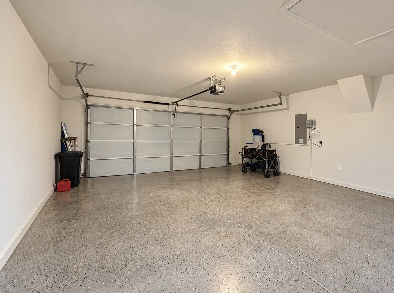Single Family Residence For Sale in Parker County , 100 Gardenia Drive, Azle, Texas 76020, 3 Bedroom, 2 Bathroom, 2 Garage spaces, 1,846 Sqft, built in 2021, mls#21395986, Real Estate Agent in Azle, Homes For Sale in Parker county, Homes For Sale in Azle, Realtor in Azle Texas, Real Estate Brokerage Independent Realty Texas, Luminita Cordes Realtor