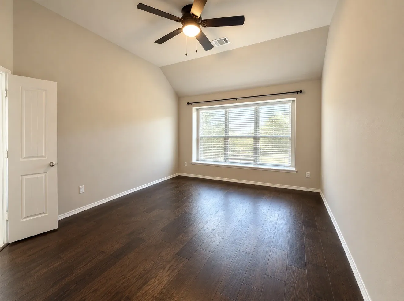 Single Family Residence For Sale in Parker County , 100 Gardenia Drive, Azle, Texas 76020, 3 Bedroom, 2 Bathroom, 2 Garage spaces, 1,846 Sqft, built in 2021, mls#21395986, Real Estate Agent in Azle, Homes For Sale in Parker county, Homes For Sale in Azle, Realtor in Azle Texas, Real Estate Brokerage Independent Realty Texas, Luminita Cordes Realtor