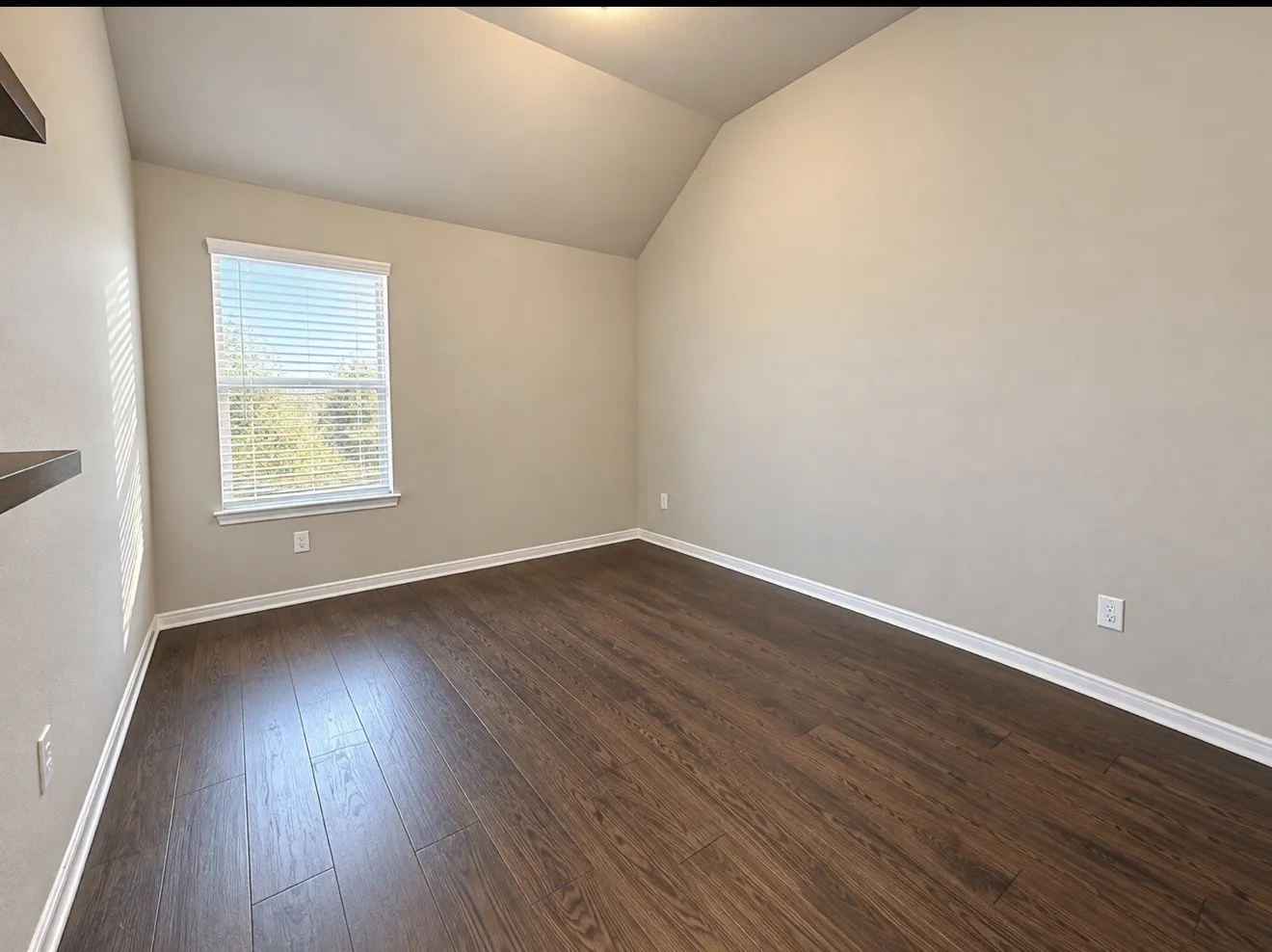 Single Family Residence For Sale in Parker County , 100 Gardenia Drive, Azle, Texas 76020, 3 Bedroom, 2 Bathroom, 2 Garage spaces, 1,846 Sqft, built in 2021, mls#21395986, Real Estate Agent in Azle, Homes For Sale in Parker county, Homes For Sale in Azle, Realtor in Azle Texas, Real Estate Brokerage Independent Realty Texas, Luminita Cordes Realtor