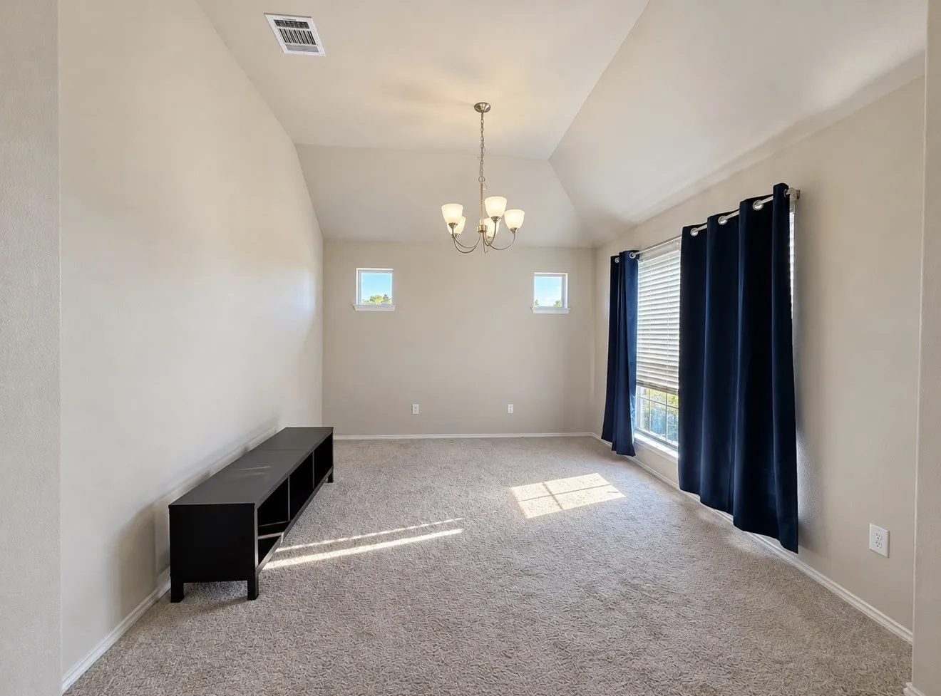 Single Family Residence For Sale in Parker County , 100 Gardenia Drive, Azle, Texas 76020, 3 Bedroom, 2 Bathroom, 2 Garage spaces, 1,846 Sqft, built in 2021, mls#21395986, Real Estate Agent in Azle, Homes For Sale in Parker county, Homes For Sale in Azle, Realtor in Azle Texas, Real Estate Brokerage Independent Realty Texas, Luminita Cordes Realtor