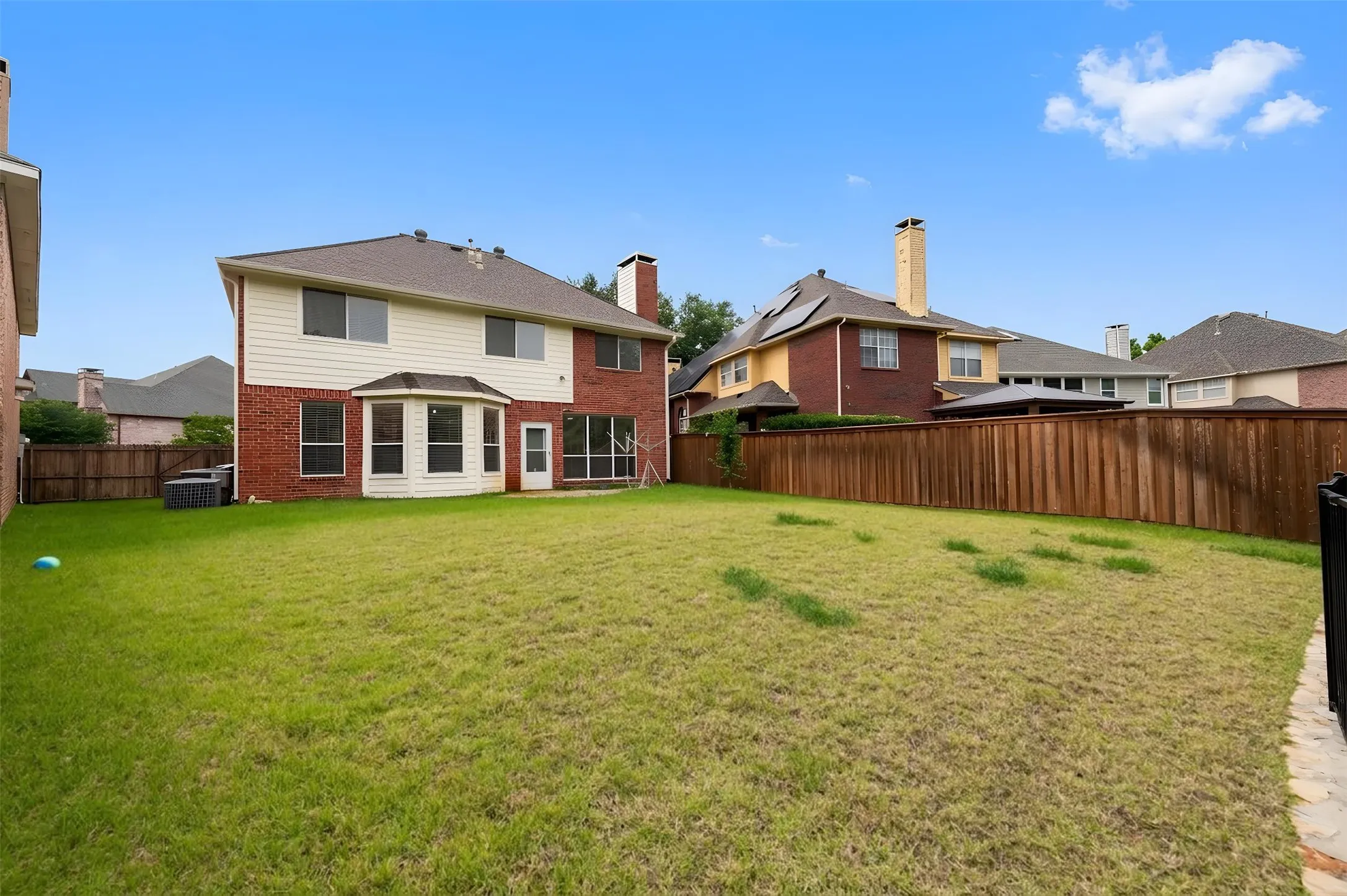 Single Family Residence For Rent in Dallas County , 937 Parker Drive, Coppell, Texas 75019, 3 Bedroom, 3 Bathroom, 2 Garage spaces, 2,110 Sqft, built in 1994, mls#21396464, Real Estate Agent in Coppell, Homes For Rent in Dallas county, Homes For Rent in Coppell, Realtor in Coppell Texas, Real Estate Brokerage Independent Realty Texas, Luminita Cordes Realtor