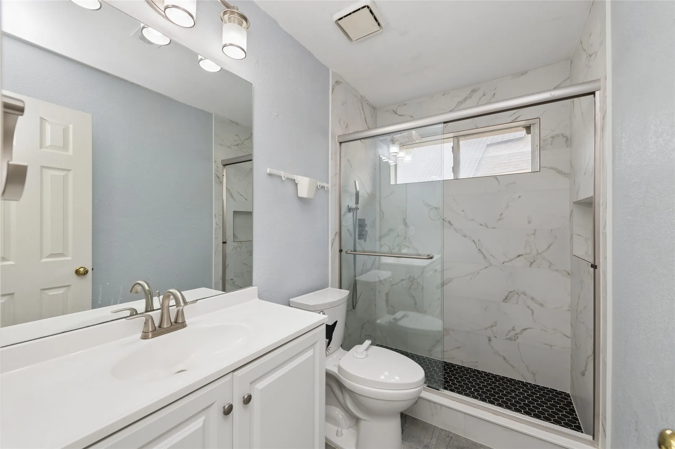 Single Family Residence For Rent in Dallas County , 937 Parker Drive, Coppell, Texas 75019, 3 Bedroom, 3 Bathroom, 2 Garage spaces, 2,110 Sqft, built in 1994, mls#21396464, Real Estate Agent in Coppell, Homes For Rent in Dallas county, Homes For Rent in Coppell, Realtor in Coppell Texas, Real Estate Brokerage Independent Realty Texas, Luminita Cordes Realtor