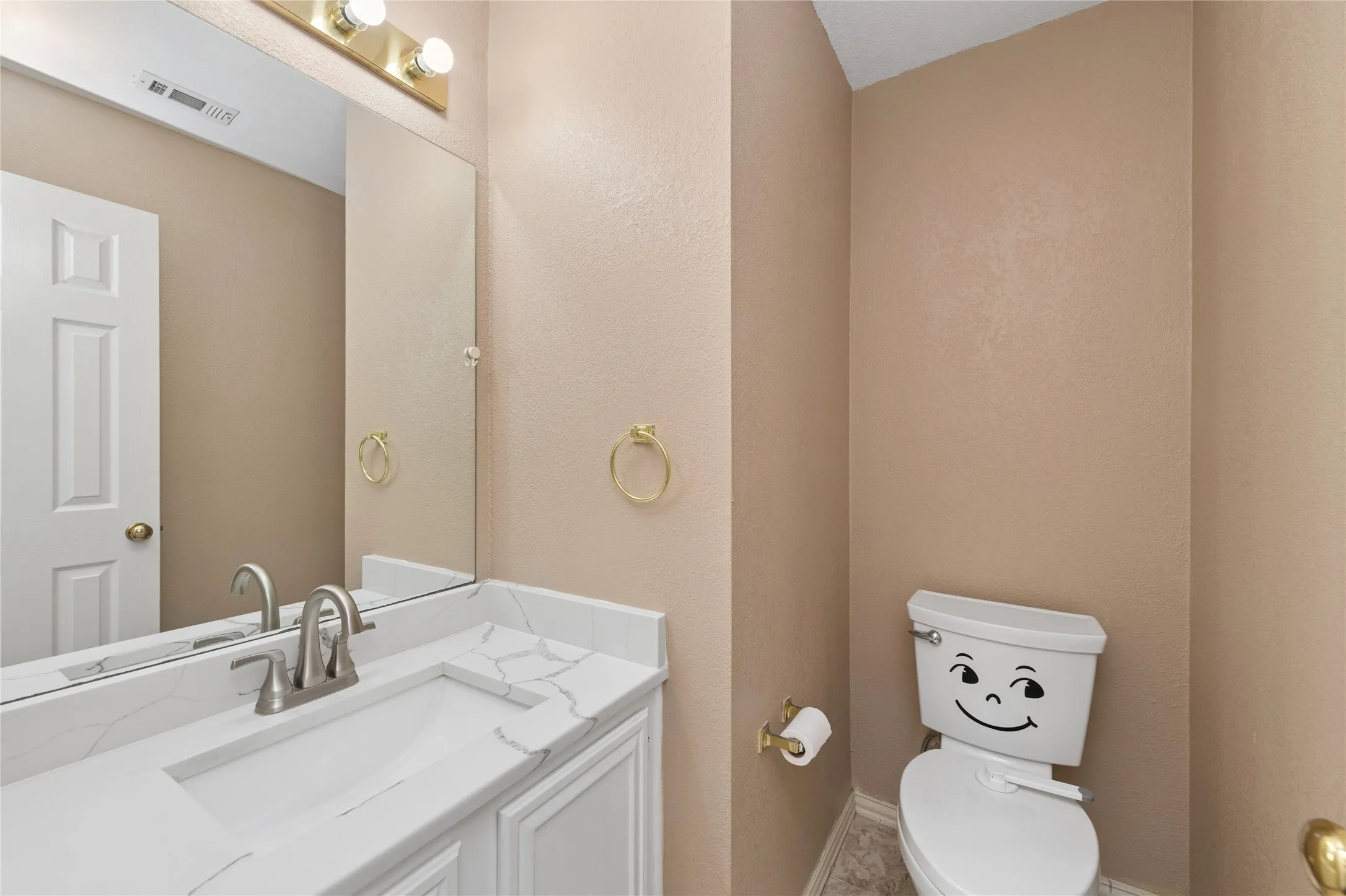 Single Family Residence For Rent in Dallas County , 937 Parker Drive, Coppell, Texas 75019, 3 Bedroom, 3 Bathroom, 2 Garage spaces, 2,110 Sqft, built in 1994, mls#21396464, Real Estate Agent in Coppell, Homes For Rent in Dallas county, Homes For Rent in Coppell, Realtor in Coppell Texas, Real Estate Brokerage Independent Realty Texas, Luminita Cordes Realtor