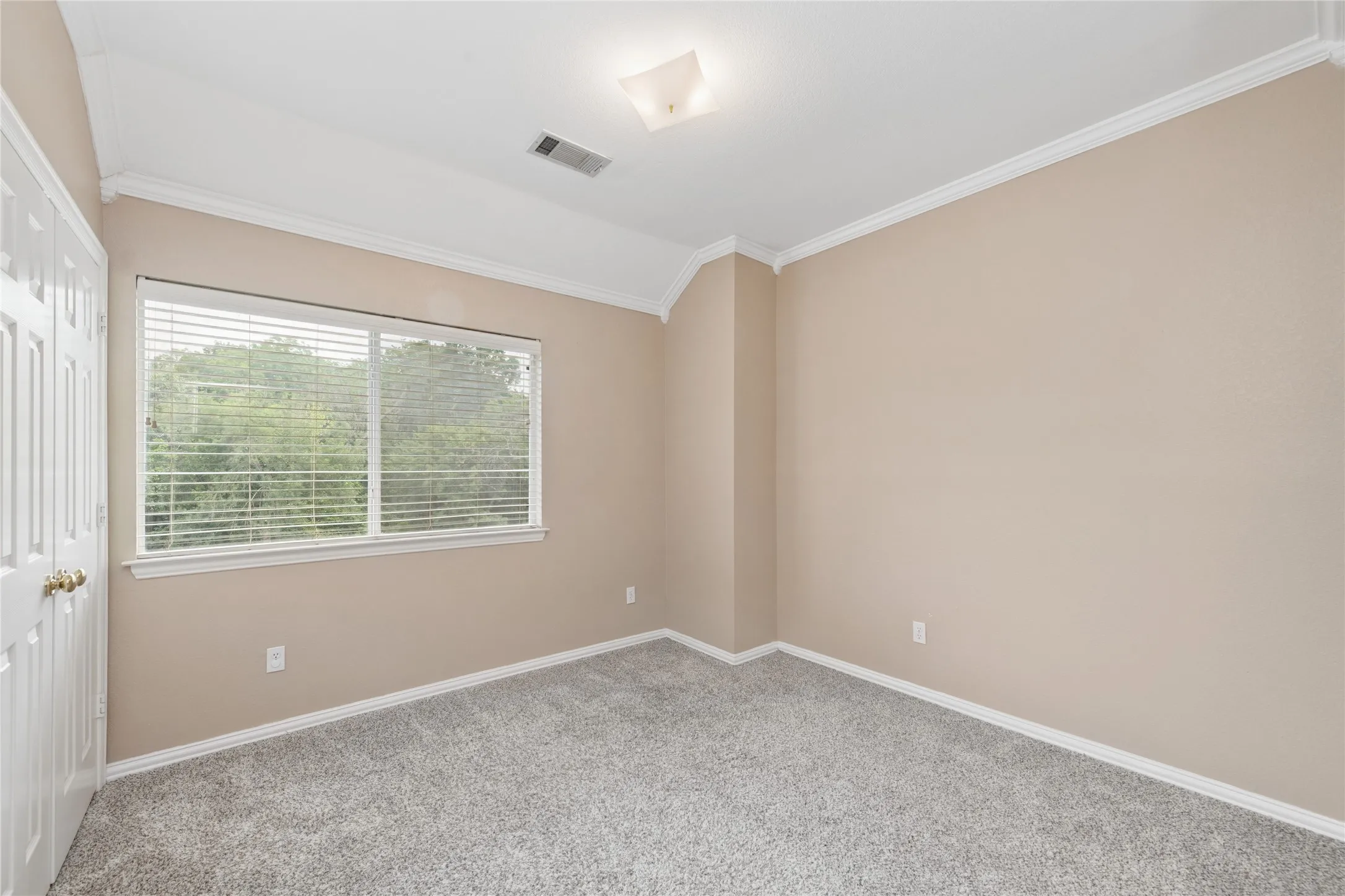 Single Family Residence For Rent in Dallas County , 937 Parker Drive, Coppell, Texas 75019, 3 Bedroom, 3 Bathroom, 2 Garage spaces, 2,110 Sqft, built in 1994, mls#21396464, Real Estate Agent in Coppell, Homes For Rent in Dallas county, Homes For Rent in Coppell, Realtor in Coppell Texas, Real Estate Brokerage Independent Realty Texas, Luminita Cordes Realtor