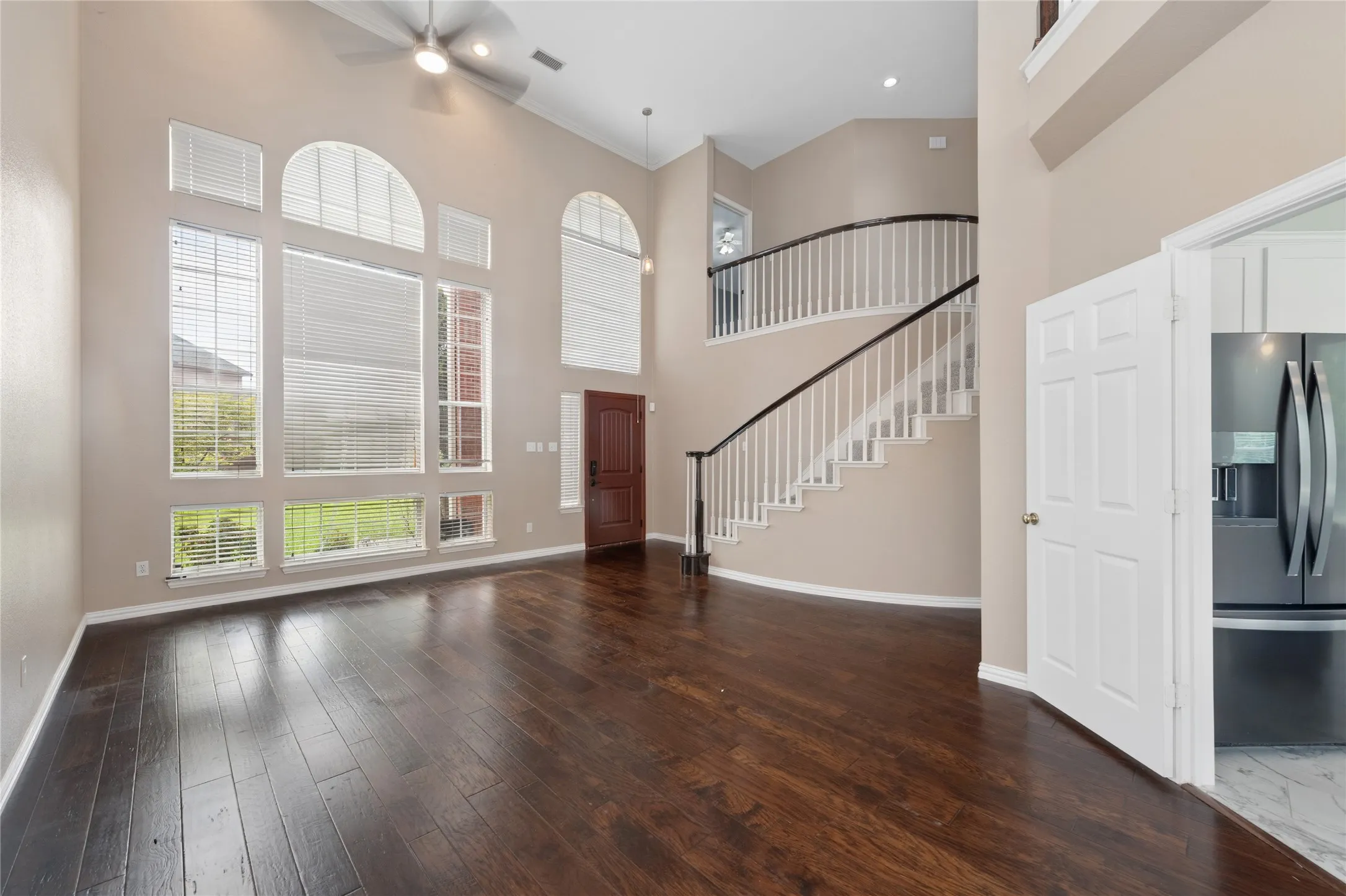 Single Family Residence For Rent in Dallas County , 937 Parker Drive, Coppell, Texas 75019, 3 Bedroom, 3 Bathroom, 2 Garage spaces, 2,110 Sqft, built in 1994, mls#21396464, Real Estate Agent in Coppell, Homes For Rent in Dallas county, Homes For Rent in Coppell, Realtor in Coppell Texas, Real Estate Brokerage Independent Realty Texas, Luminita Cordes Realtor