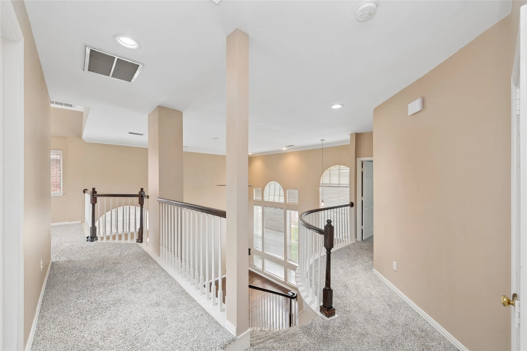 Single Family Residence For Rent in Dallas County , 937 Parker Drive, Coppell, Texas 75019, 3 Bedroom, 3 Bathroom, 2 Garage spaces, 2,110 Sqft, built in 1994, mls#21396464, Real Estate Agent in Coppell, Homes For Rent in Dallas county, Homes For Rent in Coppell, Realtor in Coppell Texas, Real Estate Brokerage Independent Realty Texas, Luminita Cordes Realtor