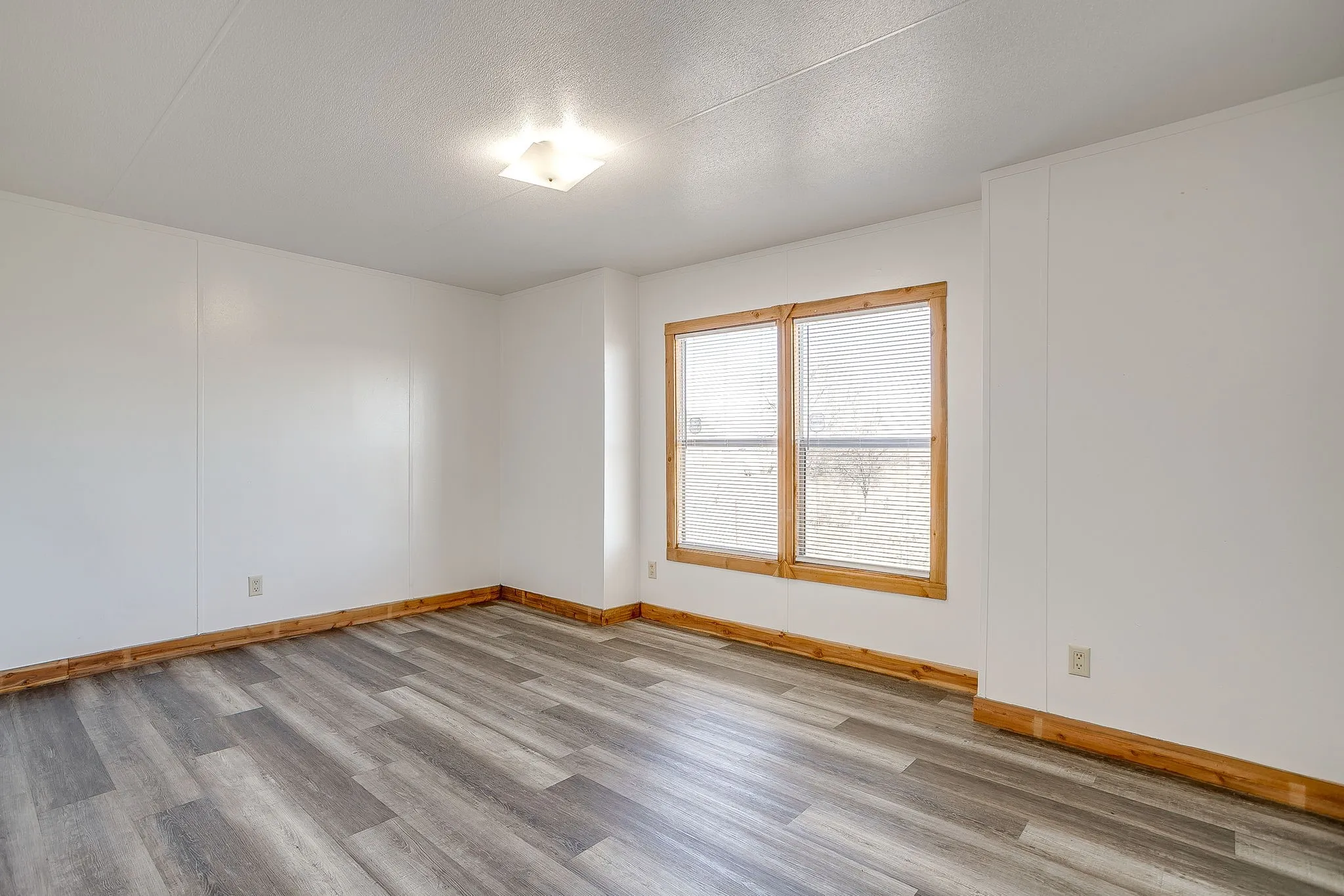 Manufactured Home For Rent in Hill County , 4252 FM 67, Grandview, Texas 76050, 3 Bedroom, 2 Bathroom, Garage spaces, 1,216 Sqft, built in 1995, mls#21396454, Real Estate Agent in Grandview, Homes For Rent in Hill county, Homes For Rent in Grandview, Realtor in Grandview Texas, Real Estate Brokerage Independent Realty Texas, Luminita Cordes Realtor