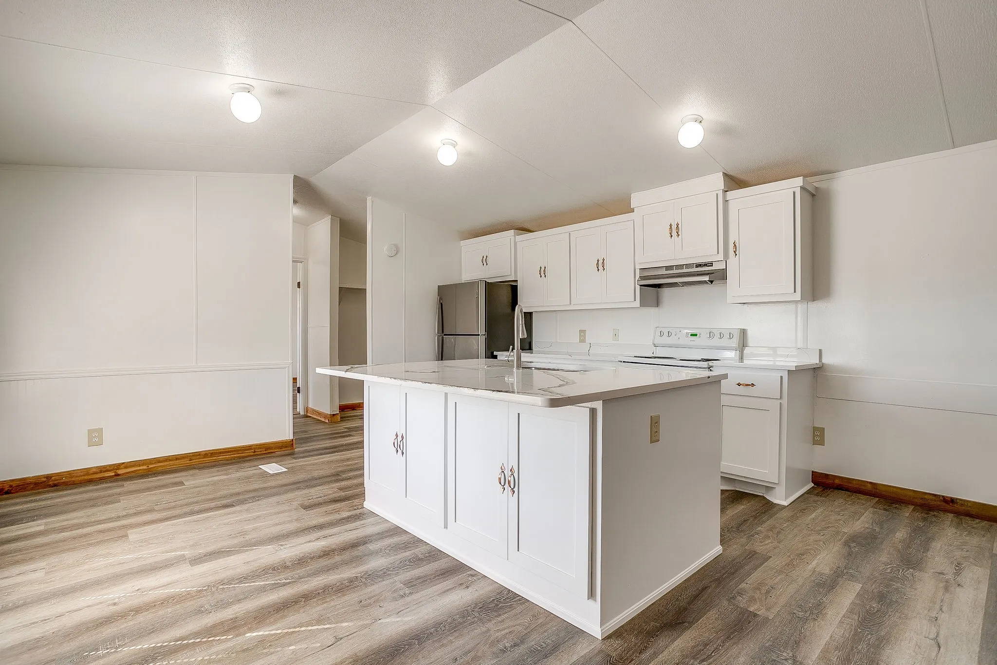 Manufactured Home For Rent in Hill County , 4252 FM 67, Grandview, Texas 76050, 3 Bedroom, 2 Bathroom, Garage spaces, 1,216 Sqft, built in 1995, mls#21396454, Real Estate Agent in Grandview, Homes For Rent in Hill county, Homes For Rent in Grandview, Realtor in Grandview Texas, Real Estate Brokerage Independent Realty Texas, Luminita Cordes Realtor