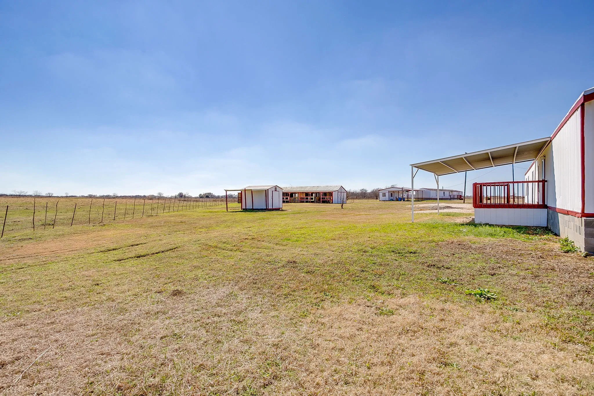 Manufactured Home For Rent in Hill County , 4252 FM 67, Grandview, Texas 76050, 3 Bedroom, 2 Bathroom, Garage spaces, 1,216 Sqft, built in 1995, mls#21396454, Real Estate Agent in Grandview, Homes For Rent in Hill county, Homes For Rent in Grandview, Realtor in Grandview Texas, Real Estate Brokerage Independent Realty Texas, Luminita Cordes Realtor