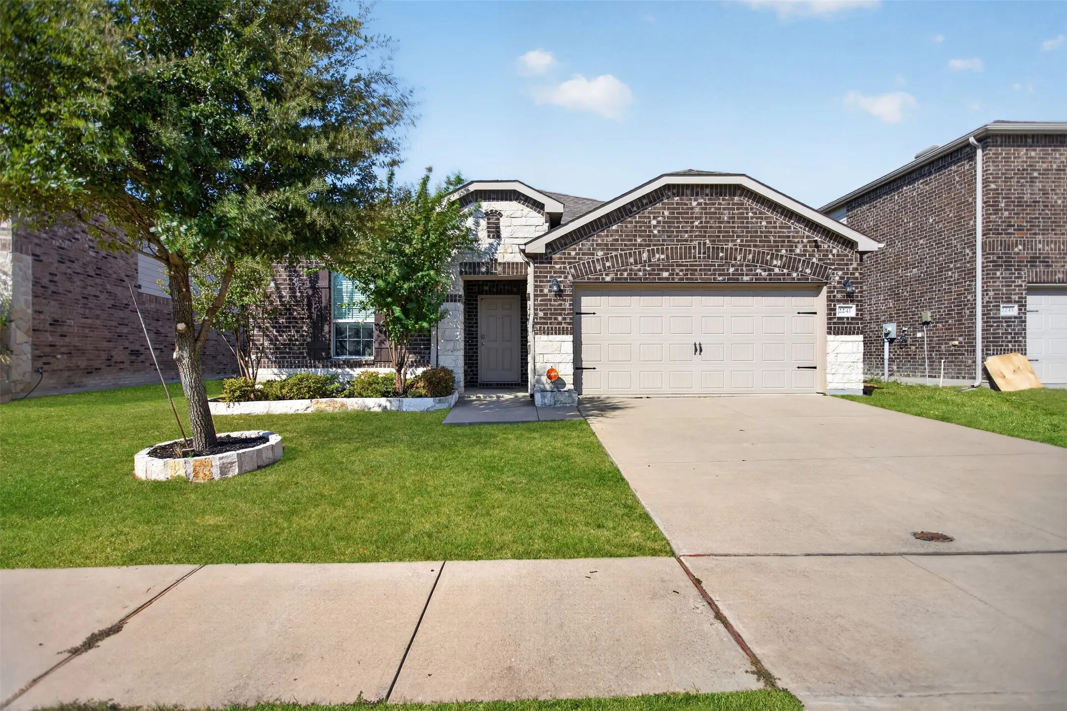 Single Family Residence For Sale in Kaufman County , 2241 Heaton Street, Forney, Texas 75126, 3 Bedroom, 2 Bathroom, 2 Garage spaces, 2,139 Sqft, built in 2018, mls#21392736, Real Estate Agent in Forney, Homes For Sale in Kaufman county, Homes For Sale in Forney, Realtor in Forney Texas, Real Estate Brokerage Independent Realty Texas, Luminita Cordes Realtor