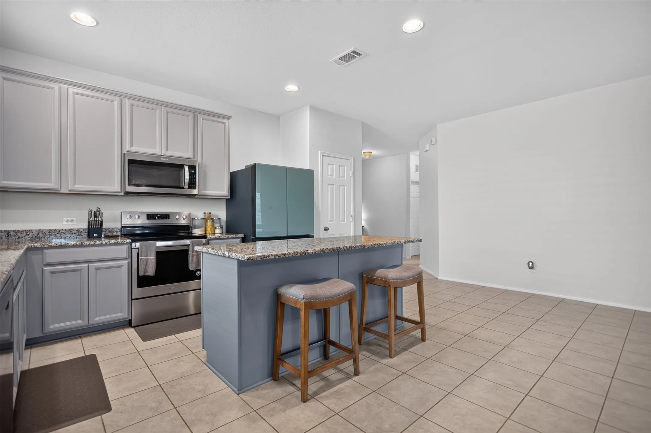 Single Family Residence For Sale in Kaufman County , 2241 Heaton Street, Forney, Texas 75126, 3 Bedroom, 2 Bathroom, 2 Garage spaces, 2,139 Sqft, built in 2018, mls#21392736, Real Estate Agent in Forney, Homes For Sale in Kaufman county, Homes For Sale in Forney, Realtor in Forney Texas, Real Estate Brokerage Independent Realty Texas, Luminita Cordes Realtor