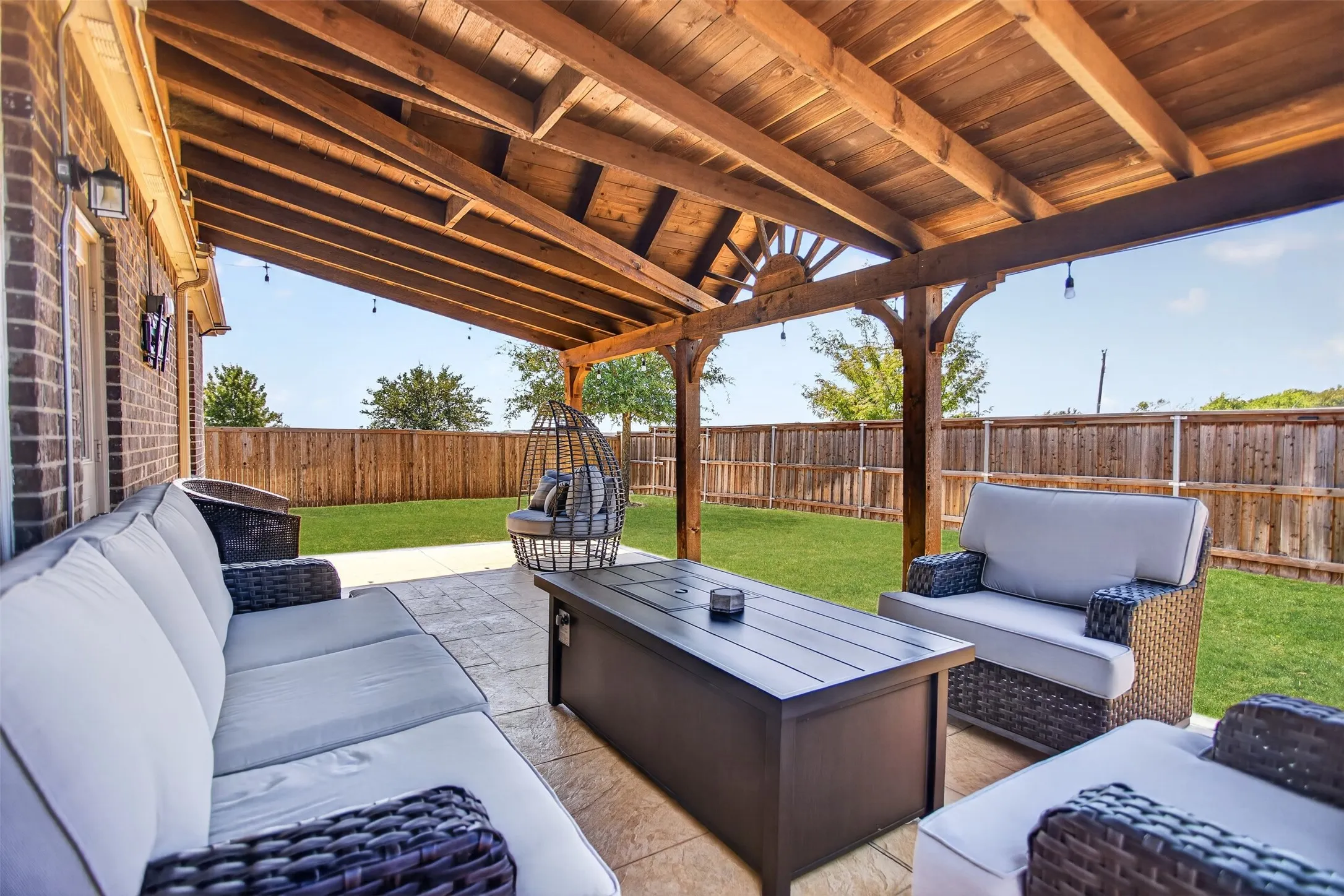 Single Family Residence For Sale in Kaufman County , 2241 Heaton Street, Forney, Texas 75126, 3 Bedroom, 2 Bathroom, 2 Garage spaces, 2,139 Sqft, built in 2018, mls#21392736, Real Estate Agent in Forney, Homes For Sale in Kaufman county, Homes For Sale in Forney, Realtor in Forney Texas, Real Estate Brokerage Independent Realty Texas, Luminita Cordes Realtor