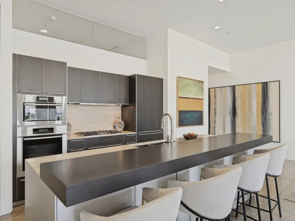 Condominium For Sale in Dallas County , 1717 Arts Plaza 1804, Dallas, Texas 75201, 2 Bedroom, 2 Bathroom, 2 Garage spaces, 1,636 Sqft, built in 2005, mls#21396077, Real Estate Agent in Dallas, Homes For Sale in Dallas county, Homes For Sale in Dallas, Realtor in Dallas Texas, Real Estate Brokerage Independent Realty Texas, Luminita Cordes Realtor