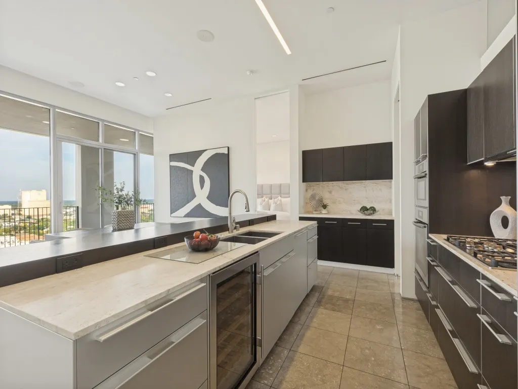 Condominium For Sale in Dallas County , 1717 Arts Plaza 1804, Dallas, Texas 75201, 2 Bedroom, 2 Bathroom, 2 Garage spaces, 1,636 Sqft, built in 2005, mls#21396077, Real Estate Agent in Dallas, Homes For Sale in Dallas county, Homes For Sale in Dallas, Realtor in Dallas Texas, Real Estate Brokerage Independent Realty Texas, Luminita Cordes Realtor
