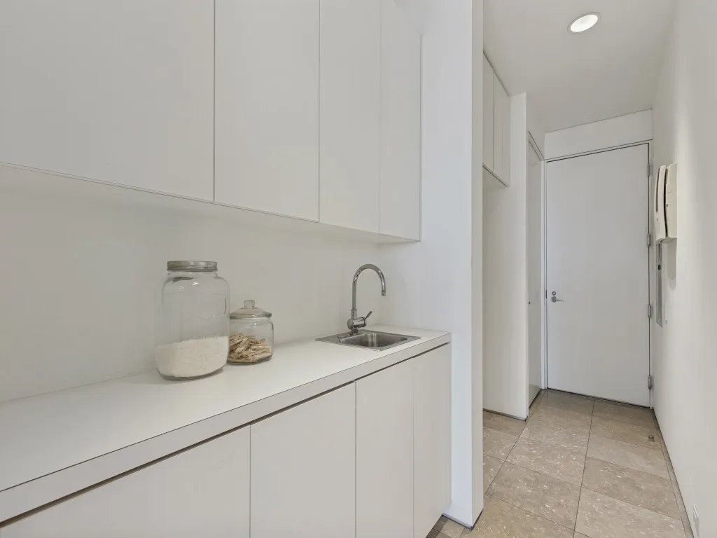 Condominium For Sale in Dallas County , 1717 Arts Plaza 1804, Dallas, Texas 75201, 2 Bedroom, 2 Bathroom, 2 Garage spaces, 1,636 Sqft, built in 2005, mls#21396077, Real Estate Agent in Dallas, Homes For Sale in Dallas county, Homes For Sale in Dallas, Realtor in Dallas Texas, Real Estate Brokerage Independent Realty Texas, Luminita Cordes Realtor