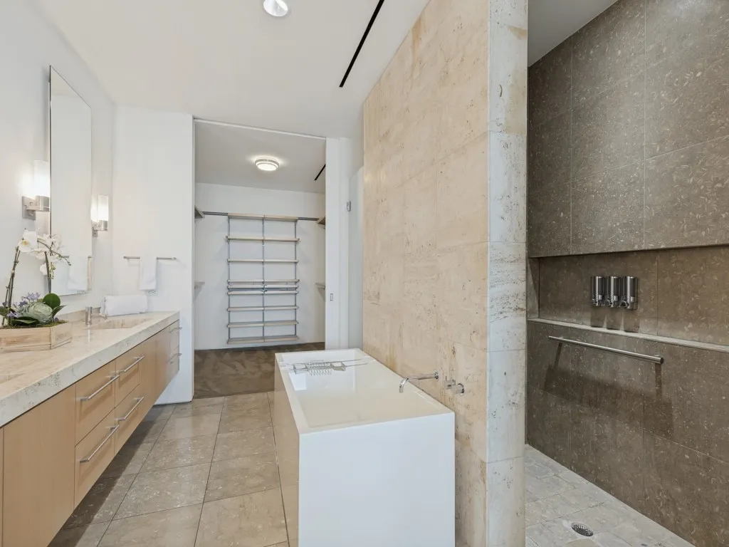 Condominium For Sale in Dallas County , 1717 Arts Plaza 1804, Dallas, Texas 75201, 2 Bedroom, 2 Bathroom, 2 Garage spaces, 1,636 Sqft, built in 2005, mls#21396077, Real Estate Agent in Dallas, Homes For Sale in Dallas county, Homes For Sale in Dallas, Realtor in Dallas Texas, Real Estate Brokerage Independent Realty Texas, Luminita Cordes Realtor