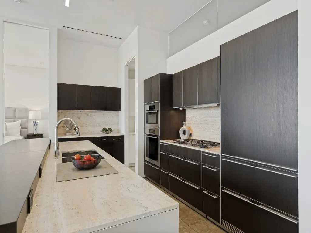 Condominium For Sale in Dallas County , 1717 Arts Plaza 1804, Dallas, Texas 75201, 2 Bedroom, 2 Bathroom, 2 Garage spaces, 1,636 Sqft, built in 2005, mls#21396077, Real Estate Agent in Dallas, Homes For Sale in Dallas county, Homes For Sale in Dallas, Realtor in Dallas Texas, Real Estate Brokerage Independent Realty Texas, Luminita Cordes Realtor